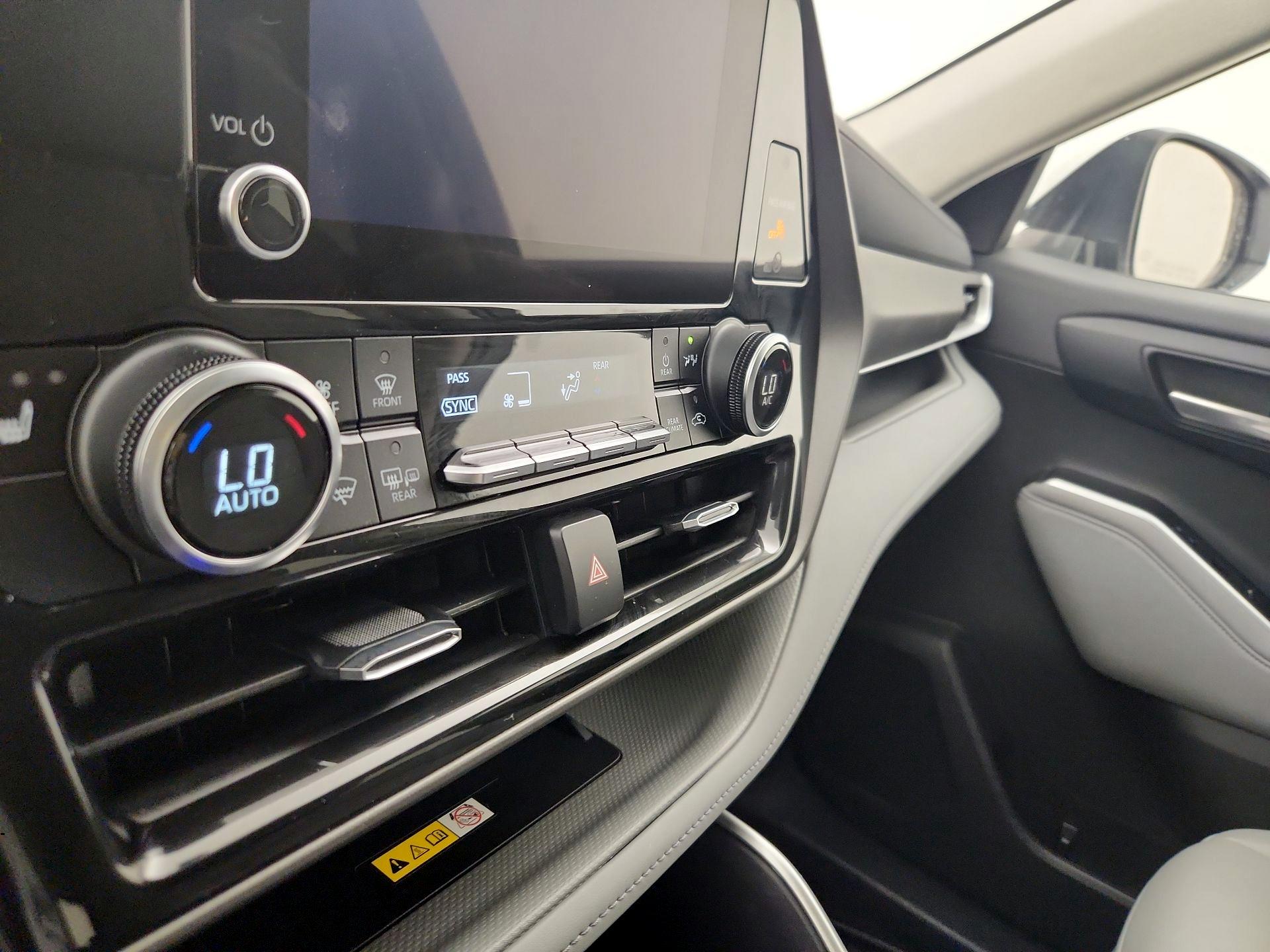 Thumbnail: 2023 Toyota Highlander - 16
