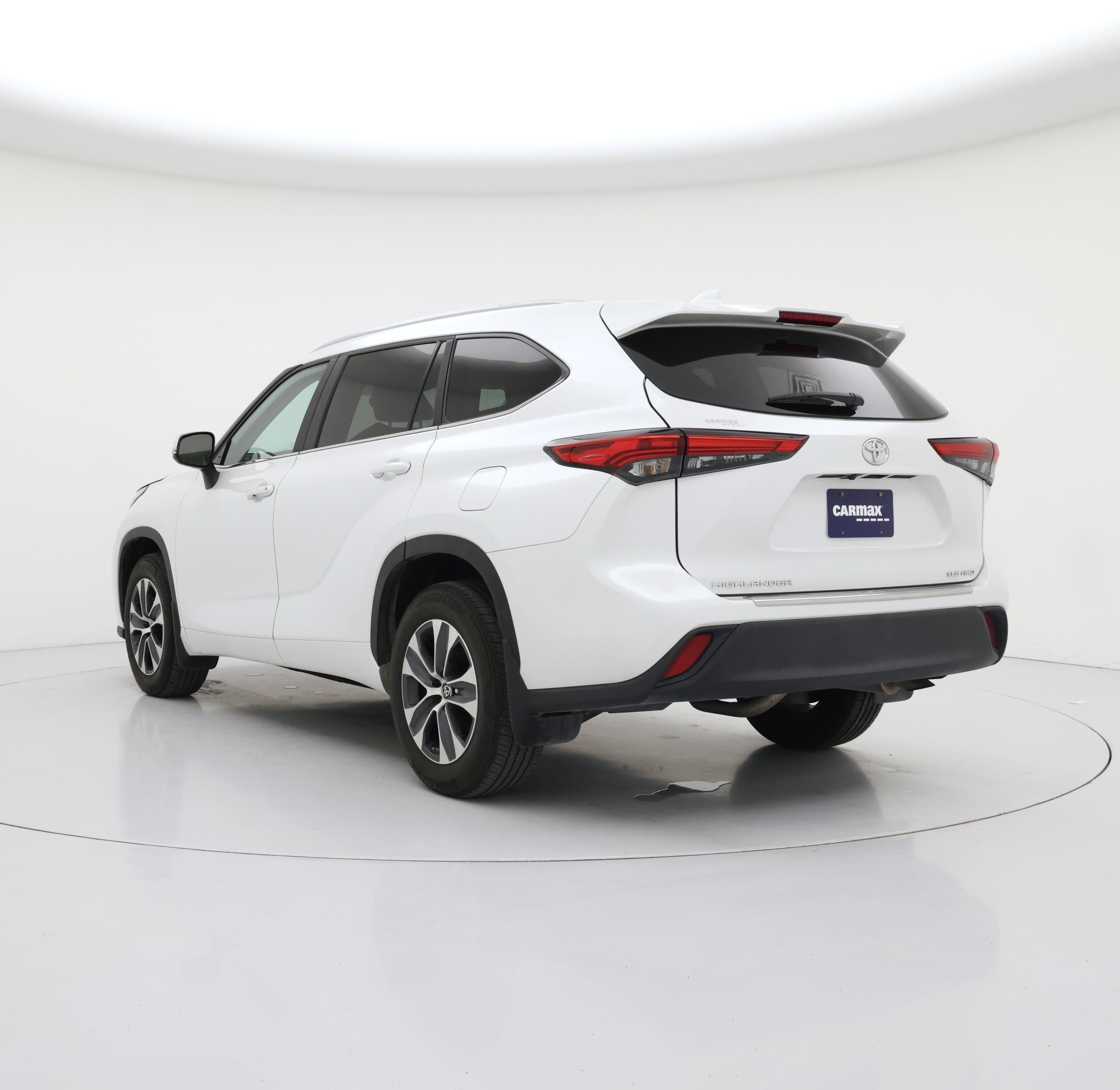 Thumbnail: 2023 Toyota Highlander - 2