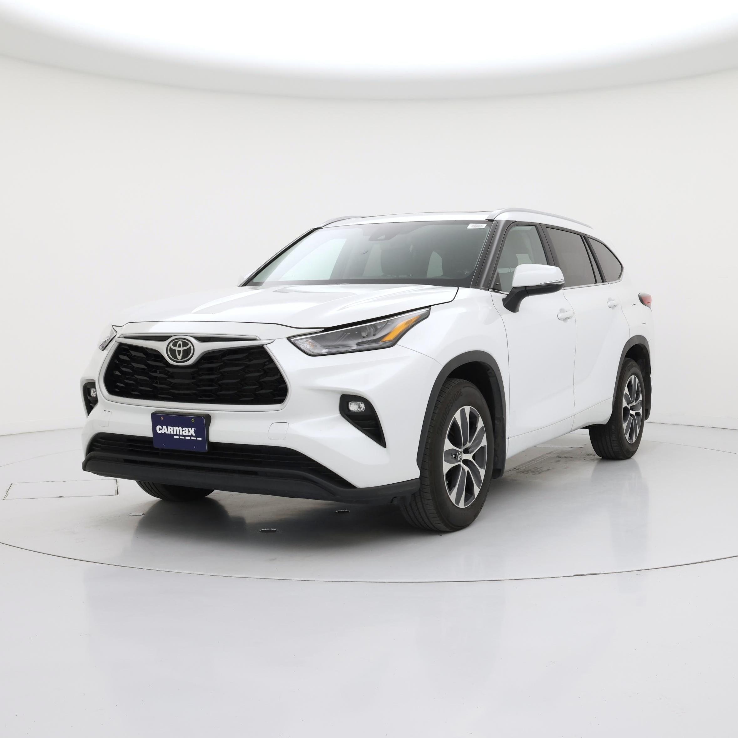 Thumbnail: 2023 Toyota Highlander - 4