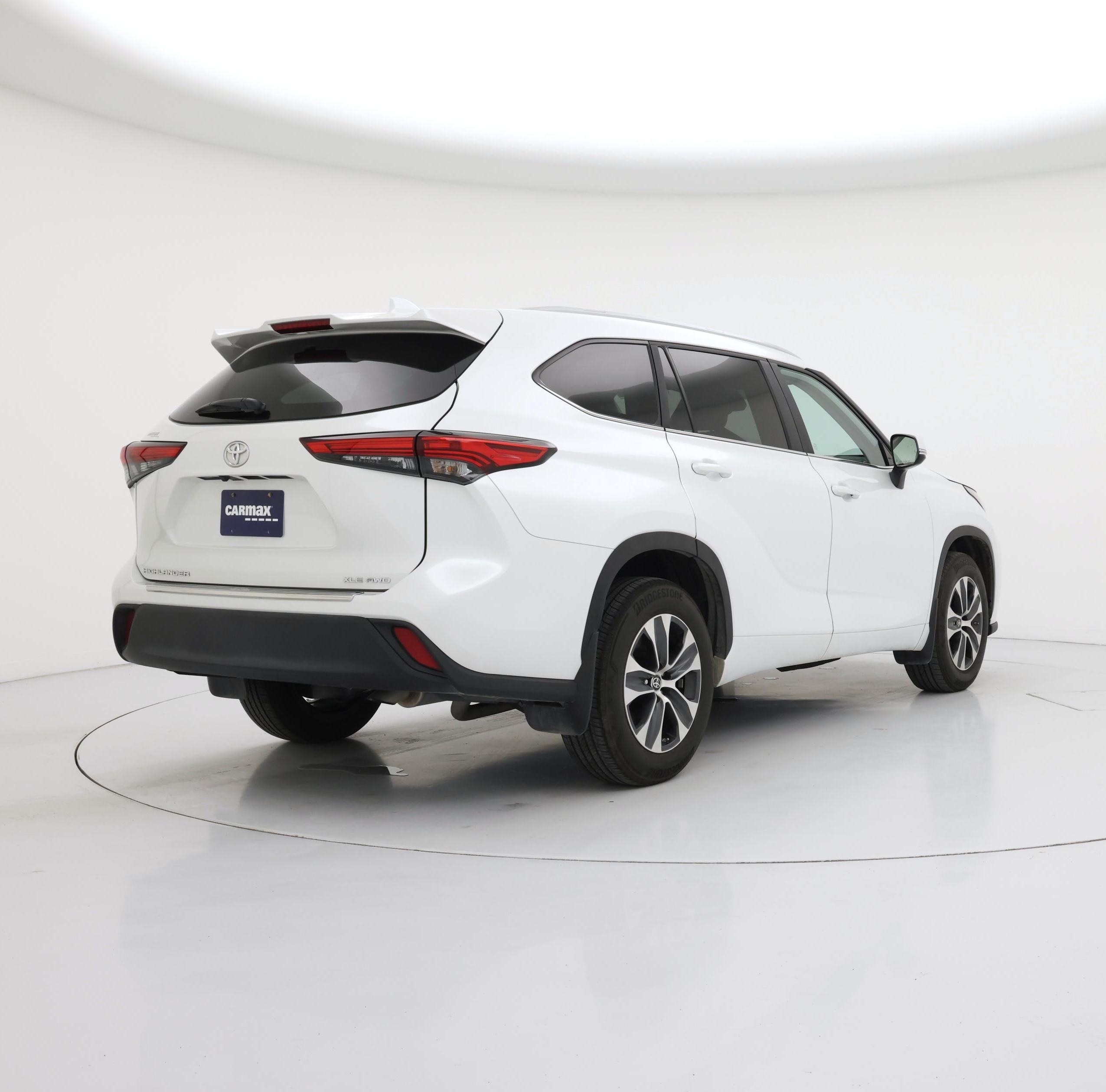 Thumbnail: 2023 Toyota Highlander - 8