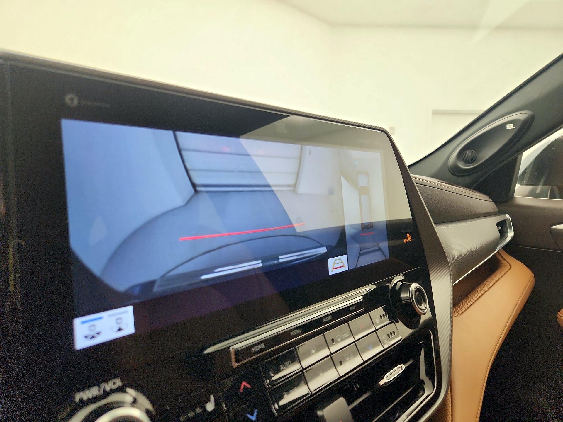 Thumbnail: 2021 Toyota Highlander - 15