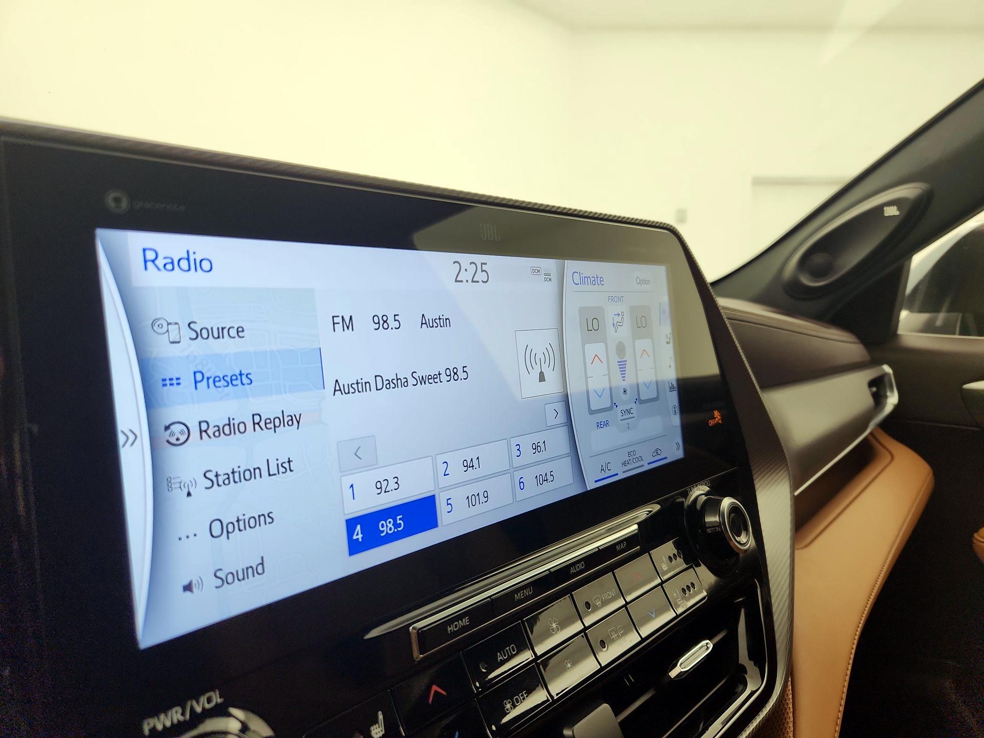 Thumbnail: 2021 Toyota Highlander - 16