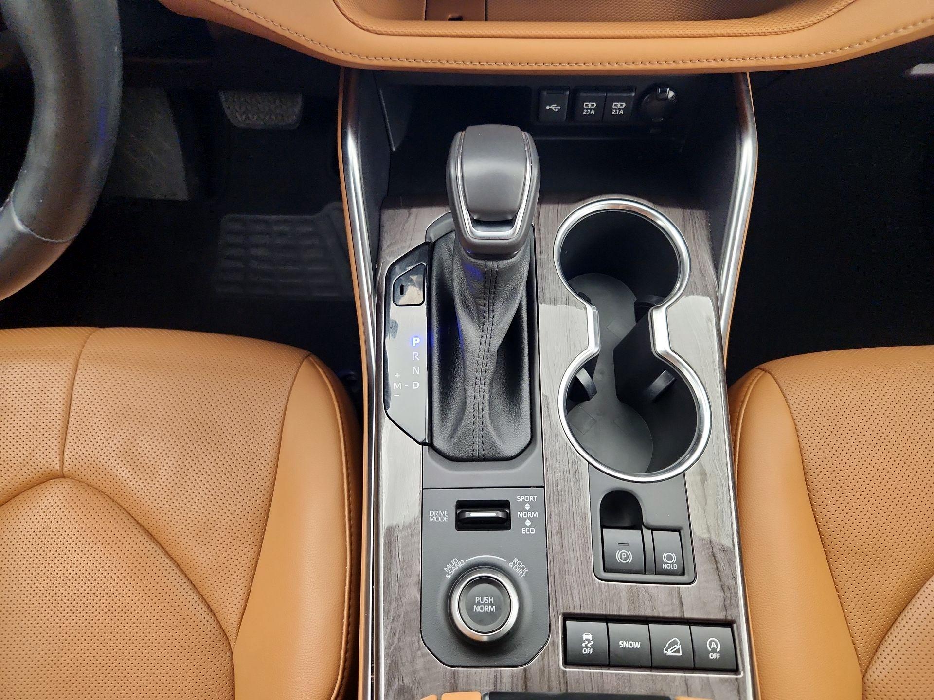 Thumbnail: 2021 Toyota Highlander - 18