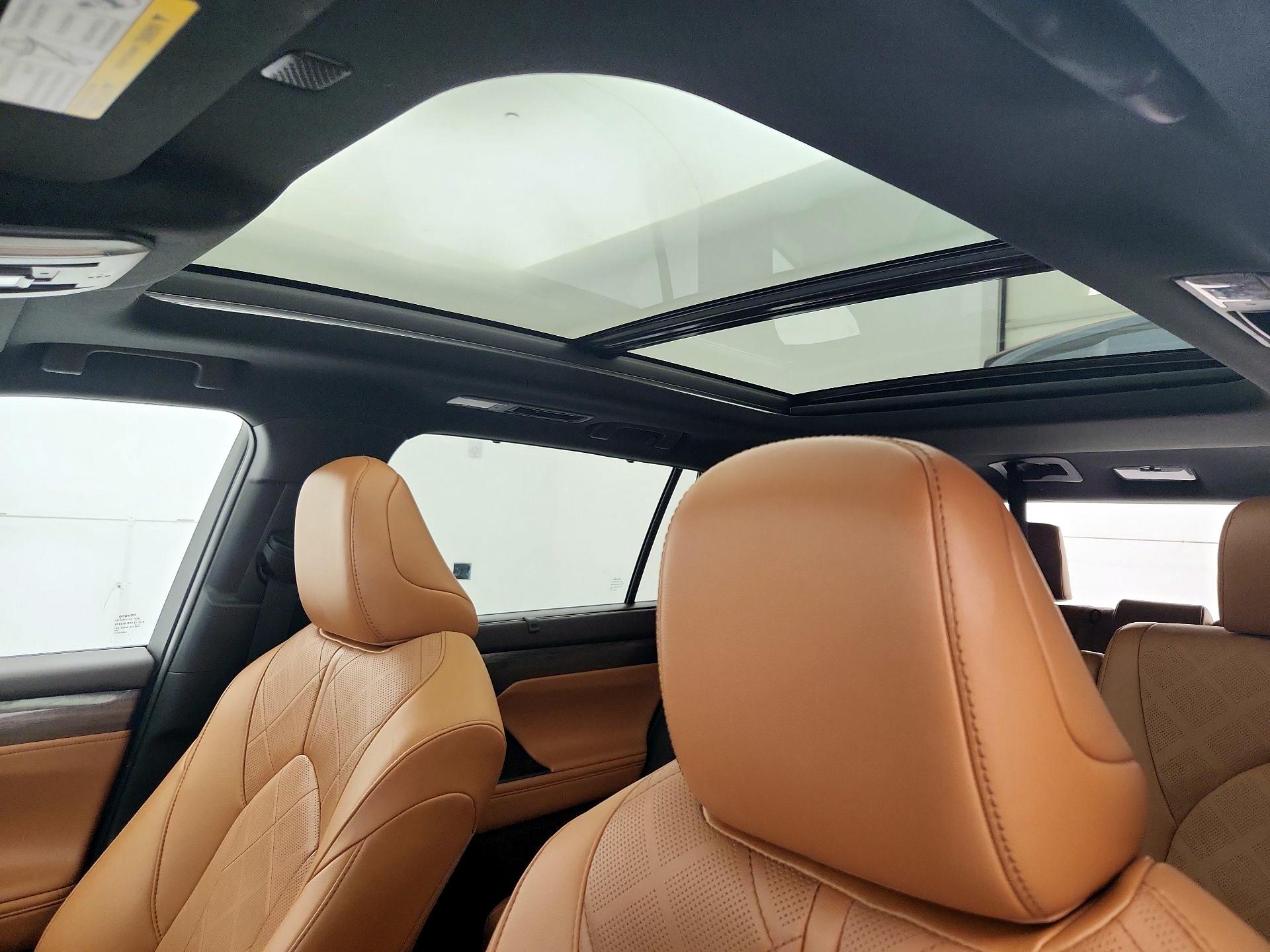 Thumbnail: 2021 Toyota Highlander - 20