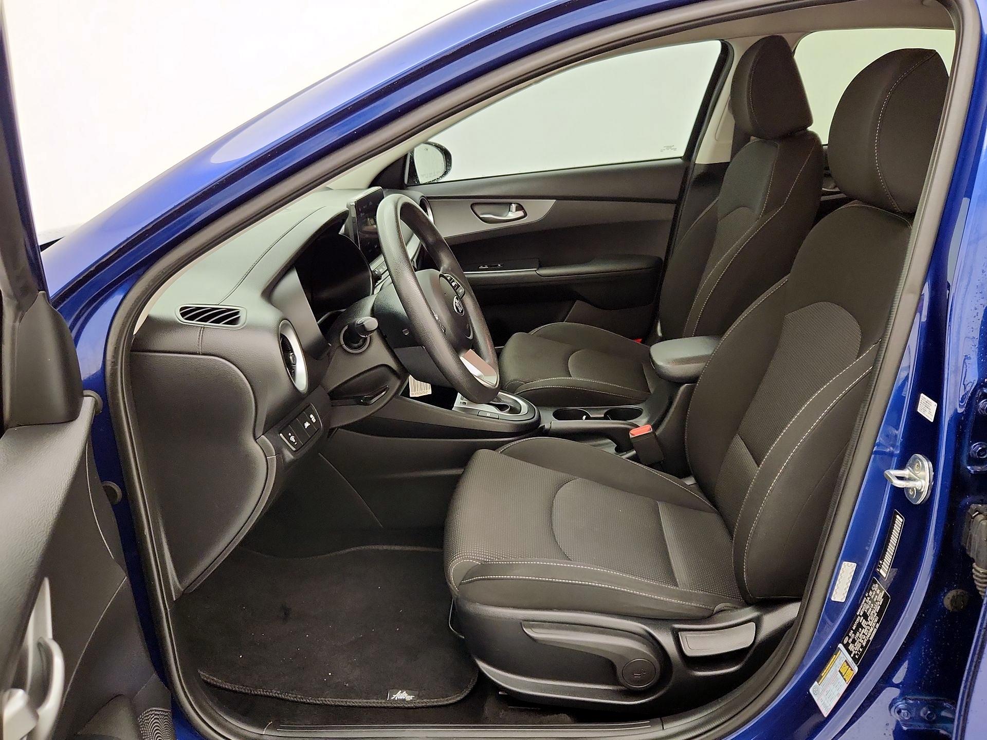 Thumbnail: 2021 Kia Forte - 11