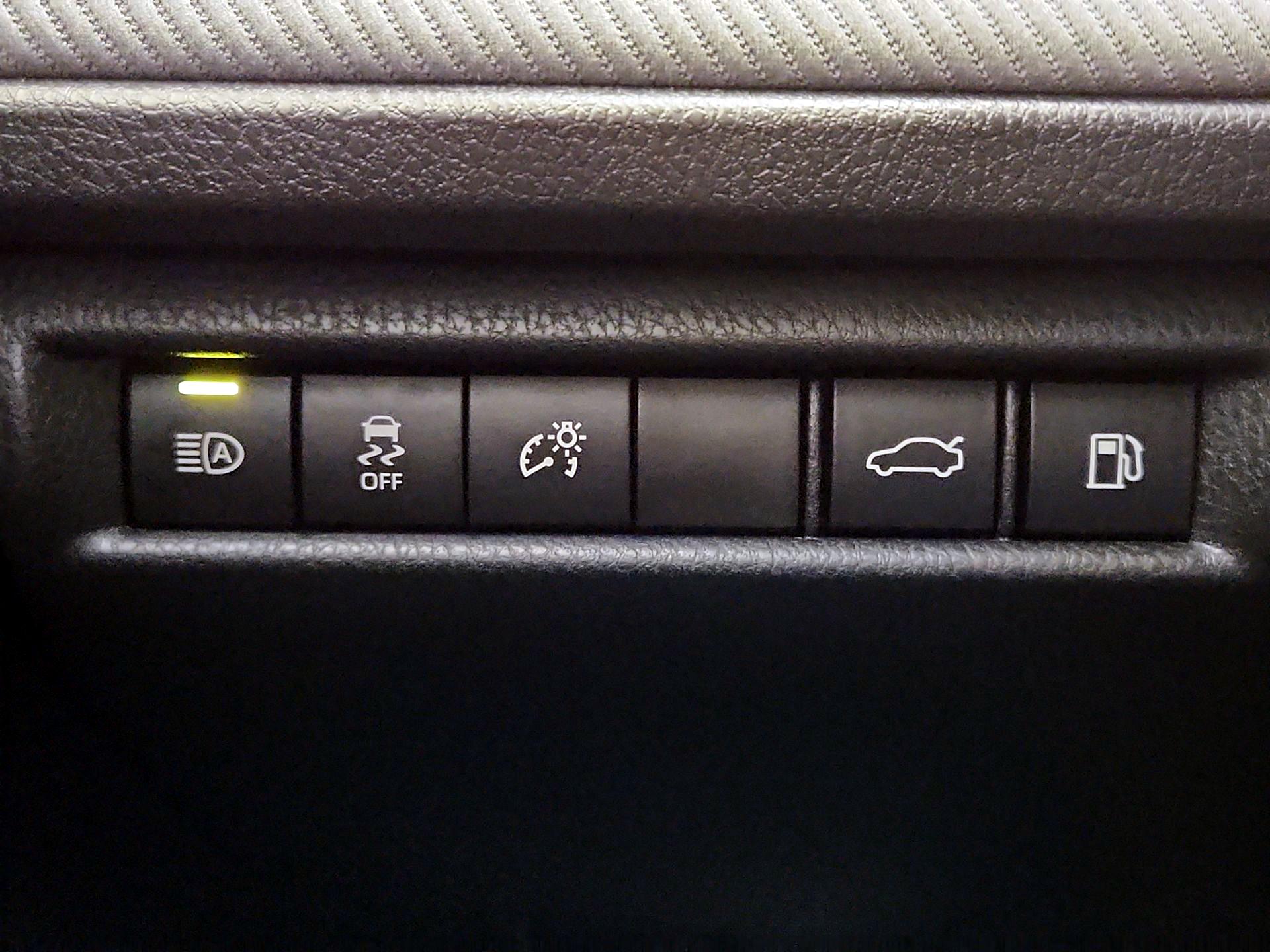 Thumbnail: 2025 Toyota Camry - 13