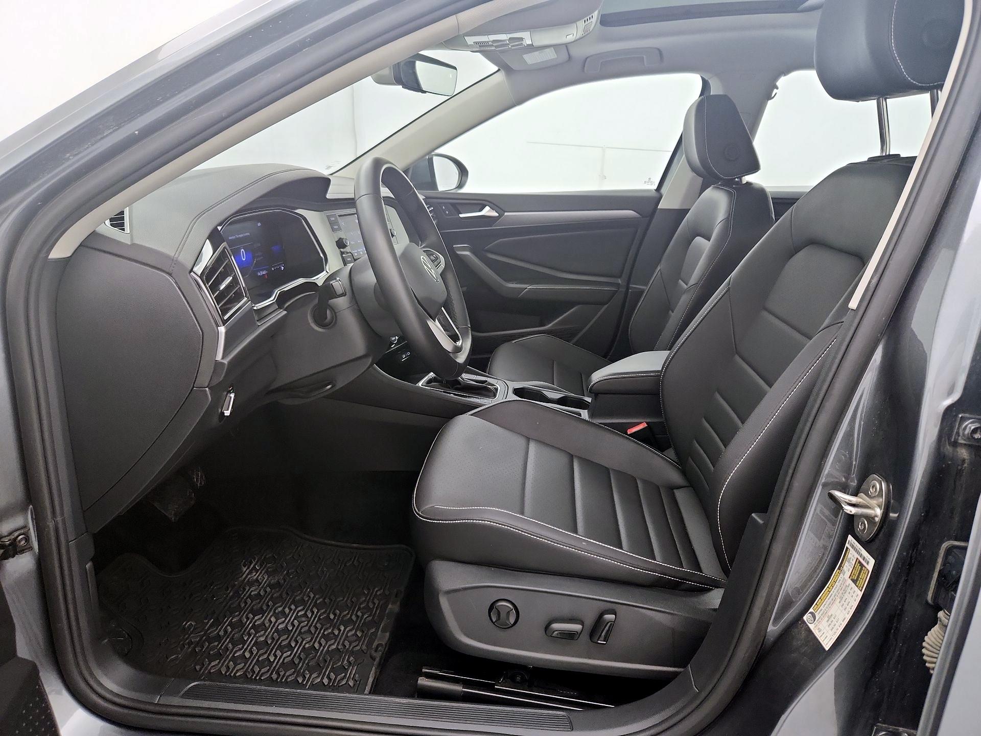 Thumbnail: 2024 Volkswagen Jetta - 9