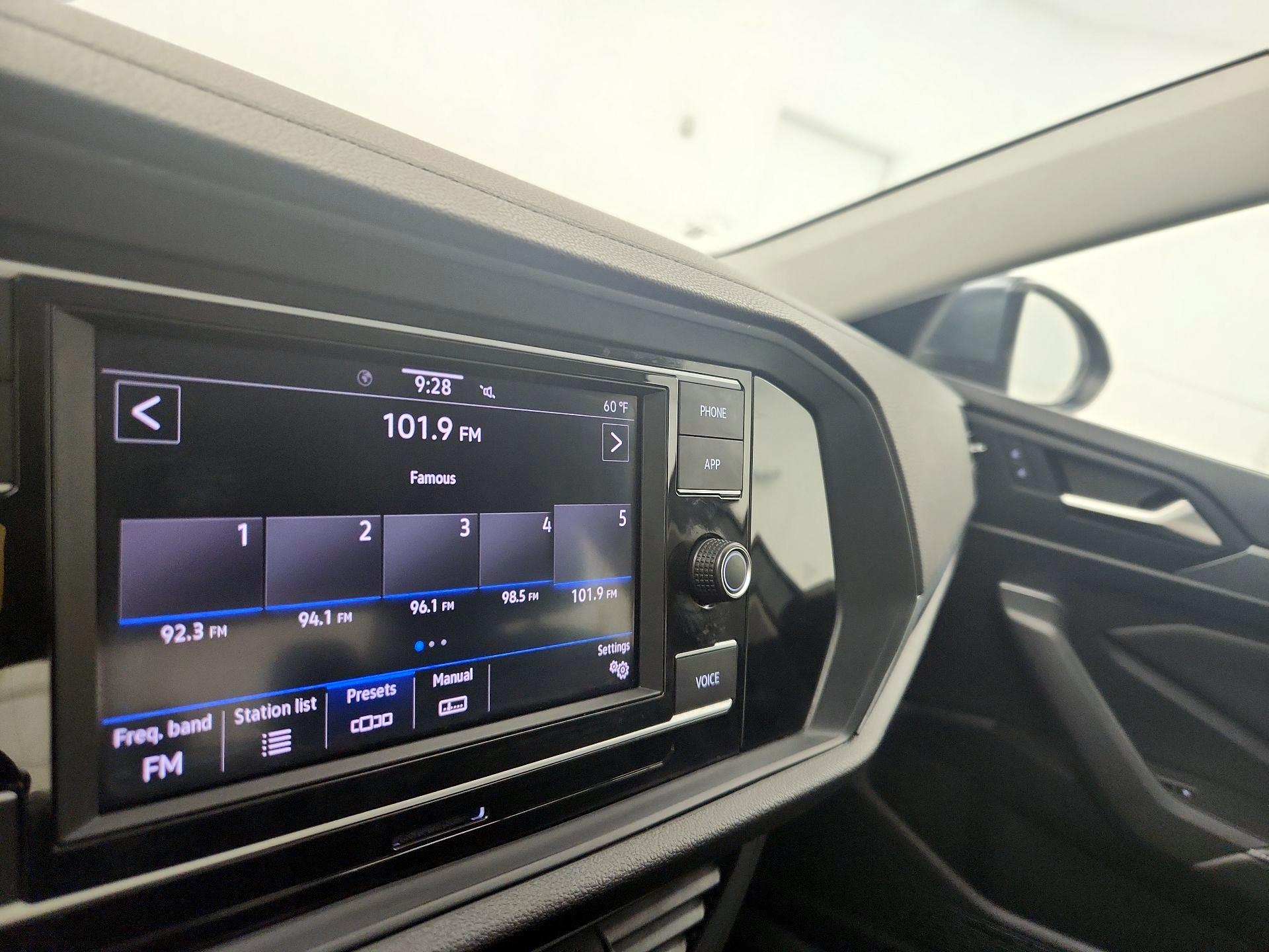 Thumbnail: 2024 Volkswagen Jetta - 13