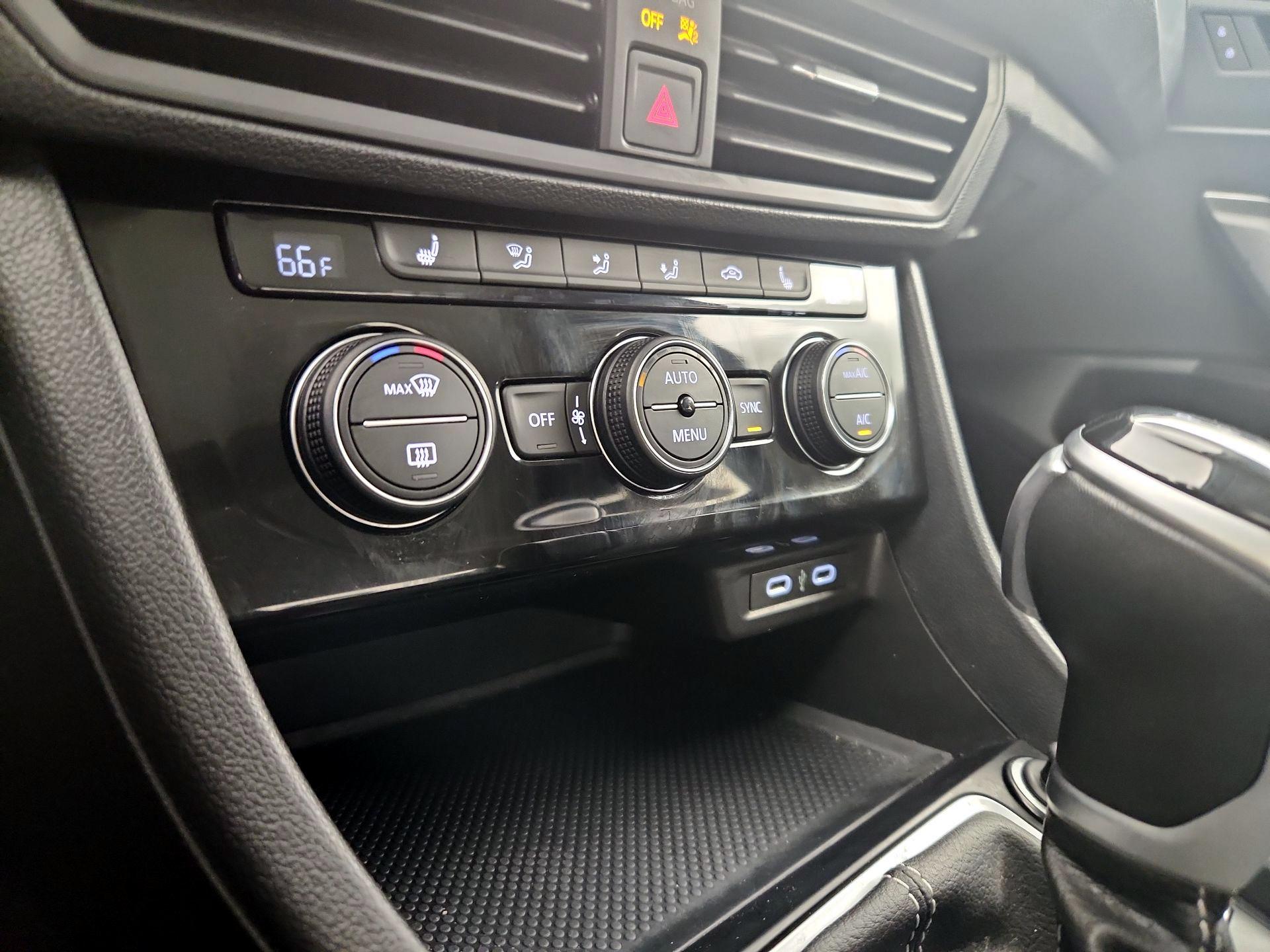 Thumbnail: 2024 Volkswagen Jetta - 14