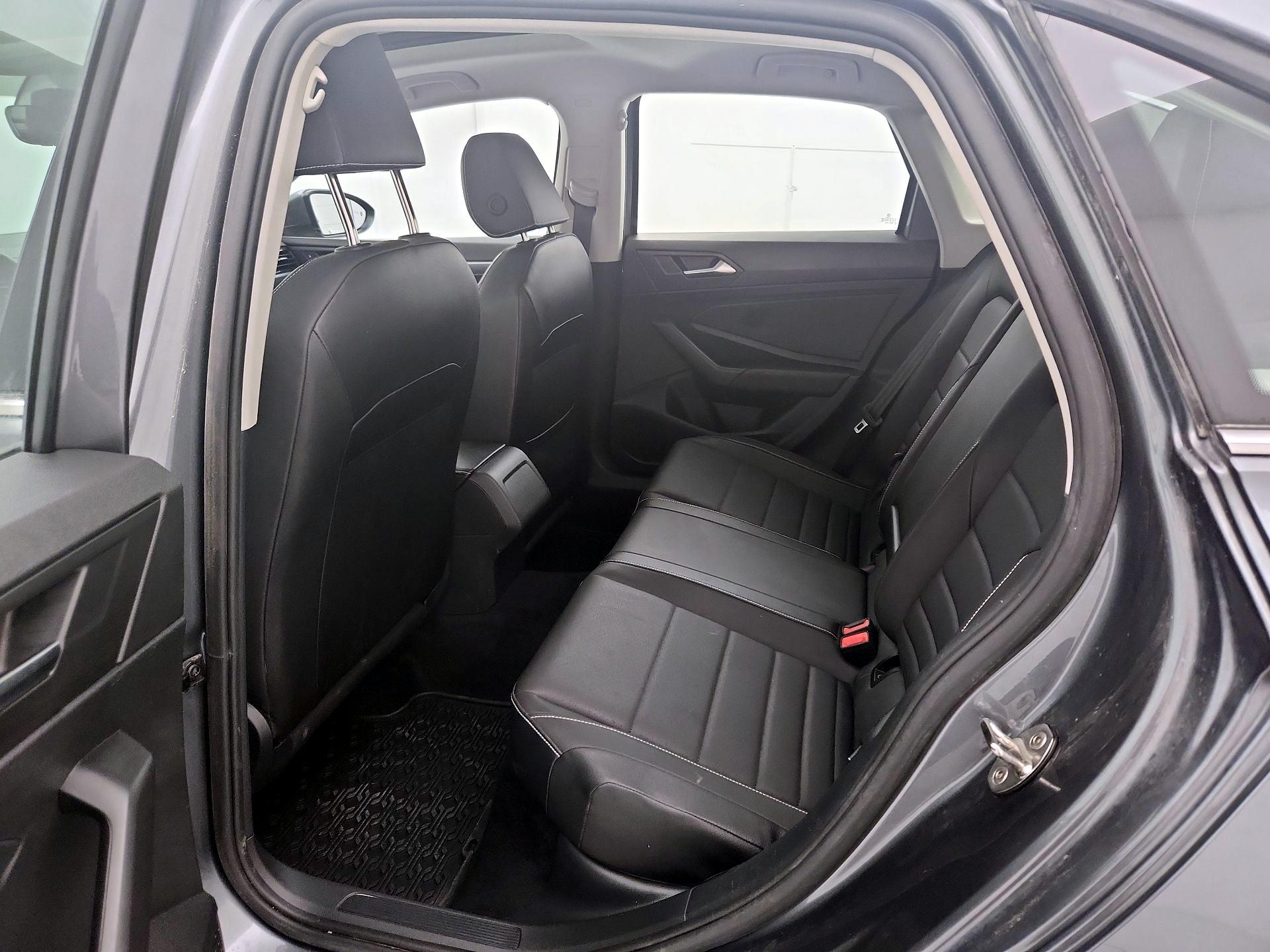 Thumbnail: 2024 Volkswagen Jetta - 18