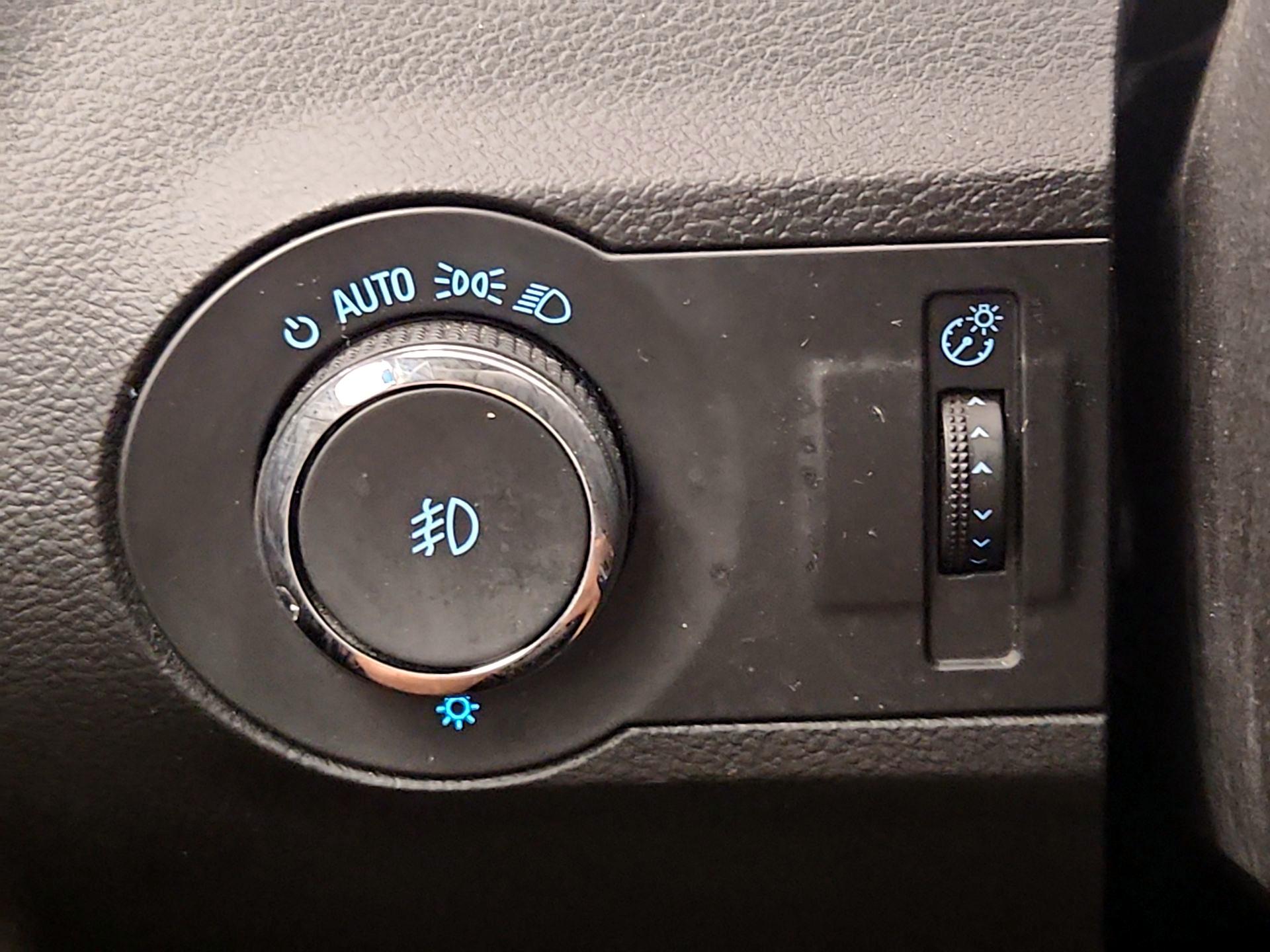 Thumbnail: 2014 Chevrolet Camaro - 13