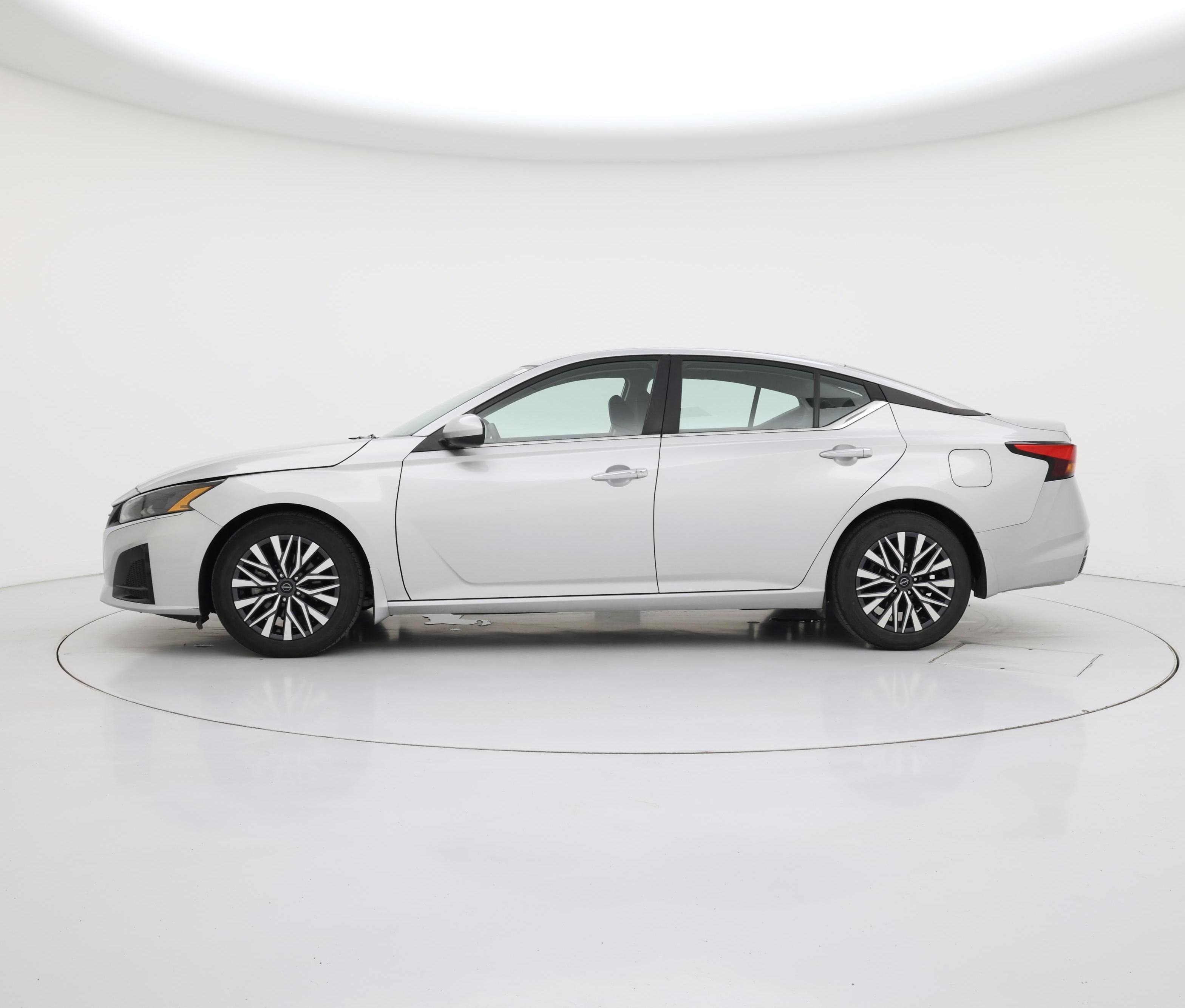Thumbnail: 2023 Nissan Altima - 3