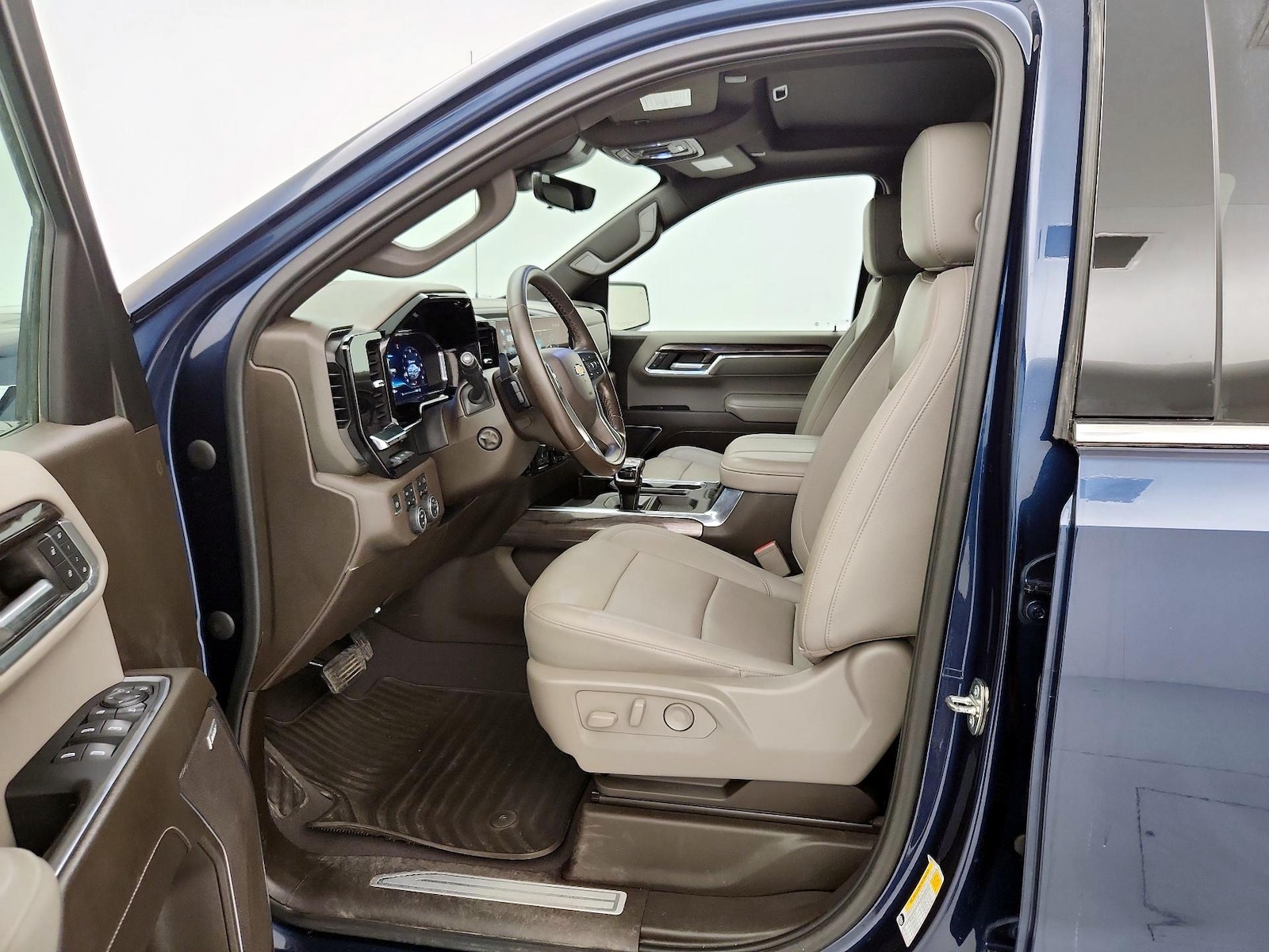 2023 Chevrolet Silverado 1500 LTZ - Photo 12