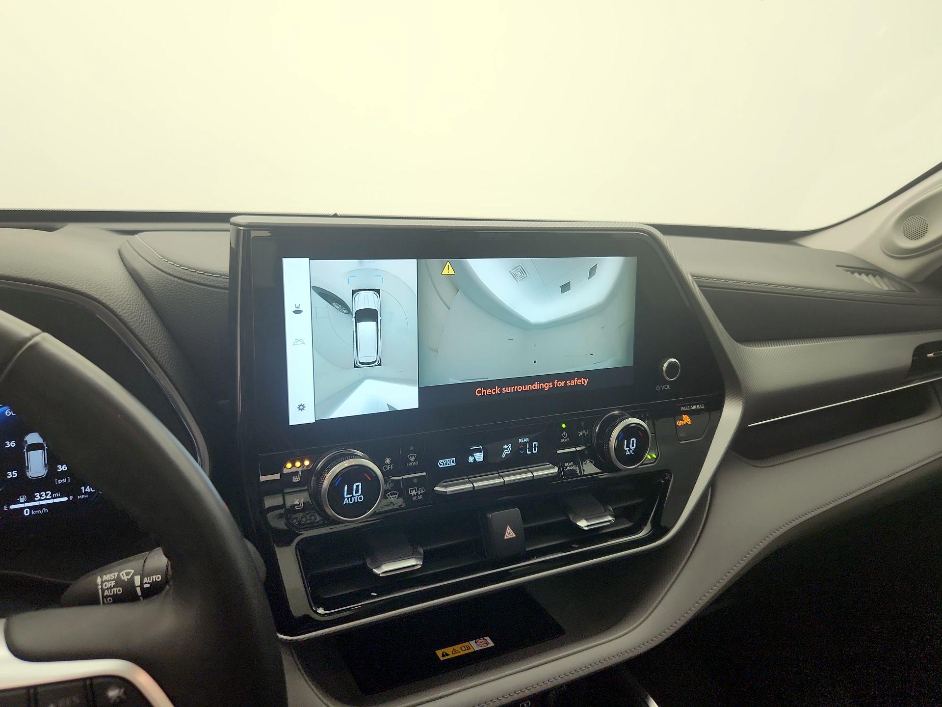 Thumbnail: 2023 Toyota Highlander - 14