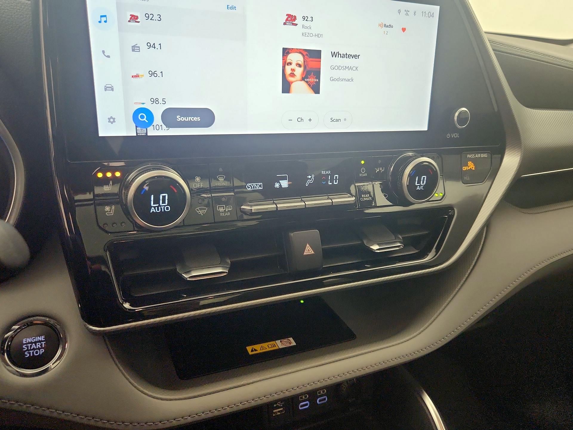 Thumbnail: 2023 Toyota Highlander - 16