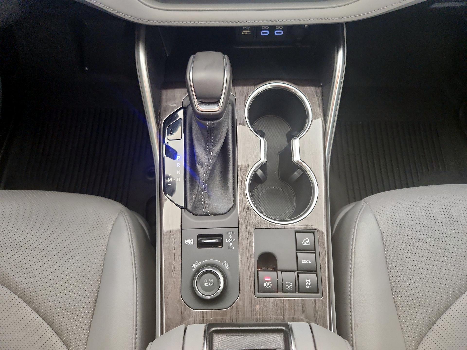 Thumbnail: 2023 Toyota Highlander - 17