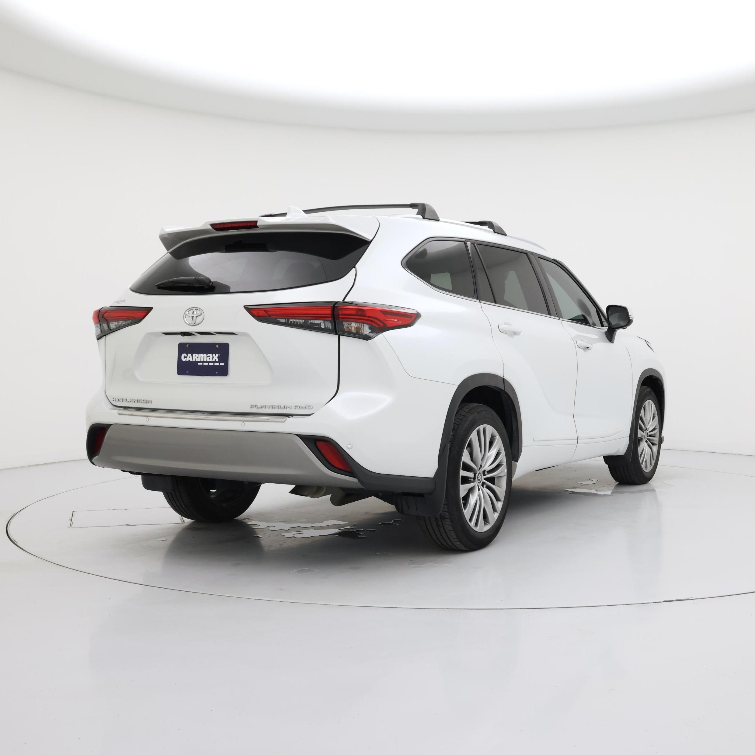 Thumbnail: 2023 Toyota Highlander - 8