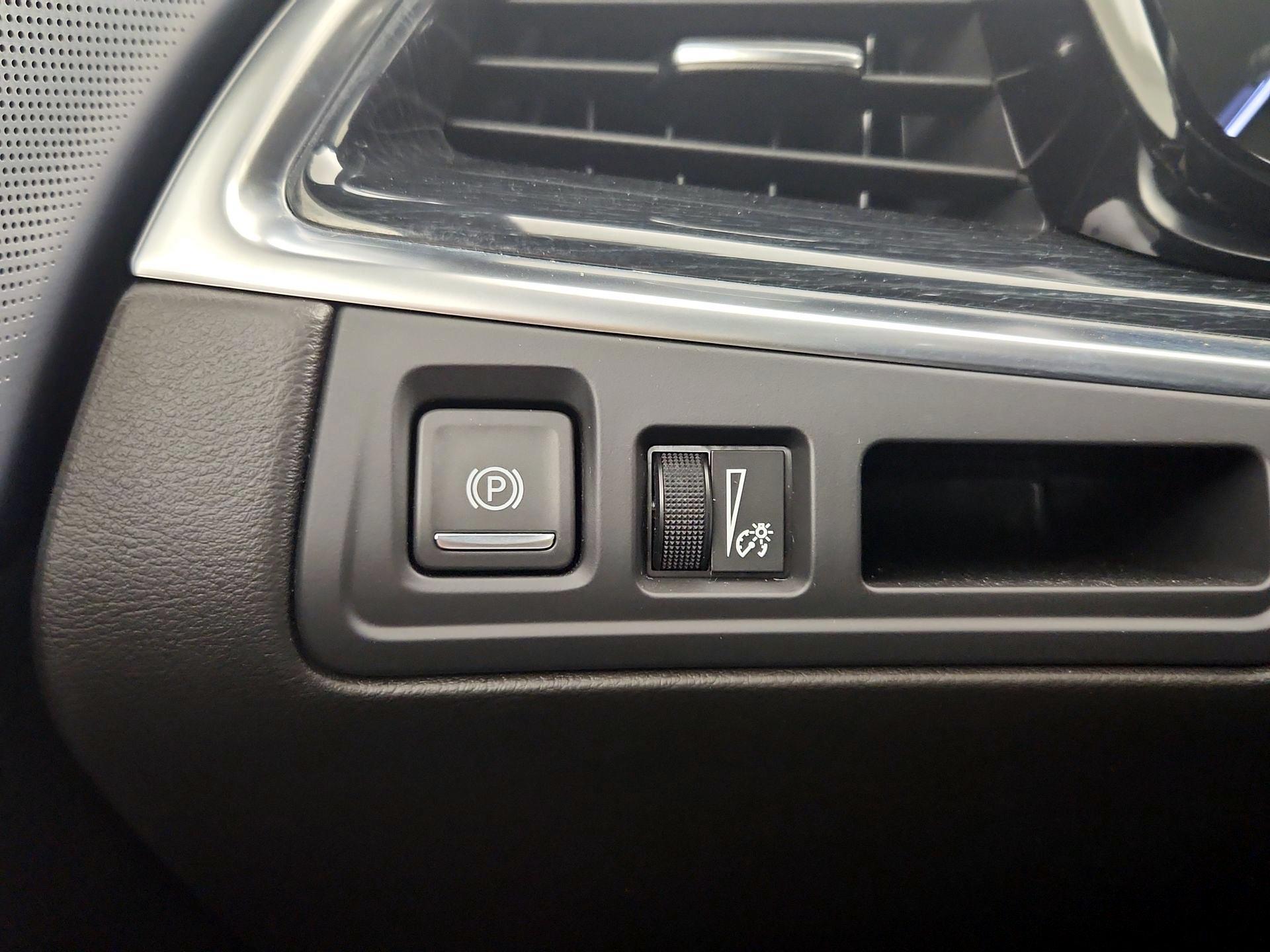 Thumbnail: 2025 Cadillac XT5 - 13