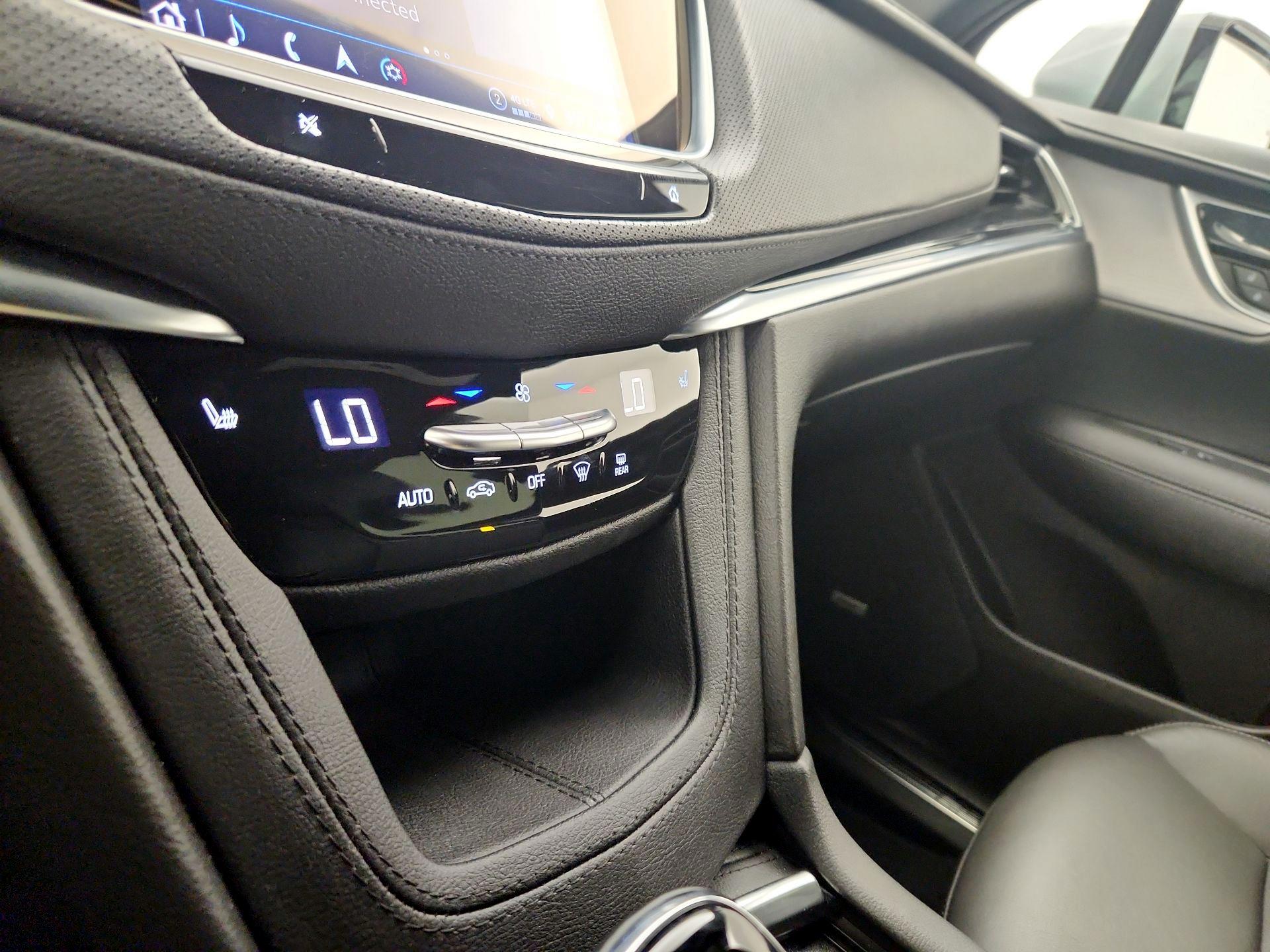 Thumbnail: 2025 Cadillac XT5 - 17