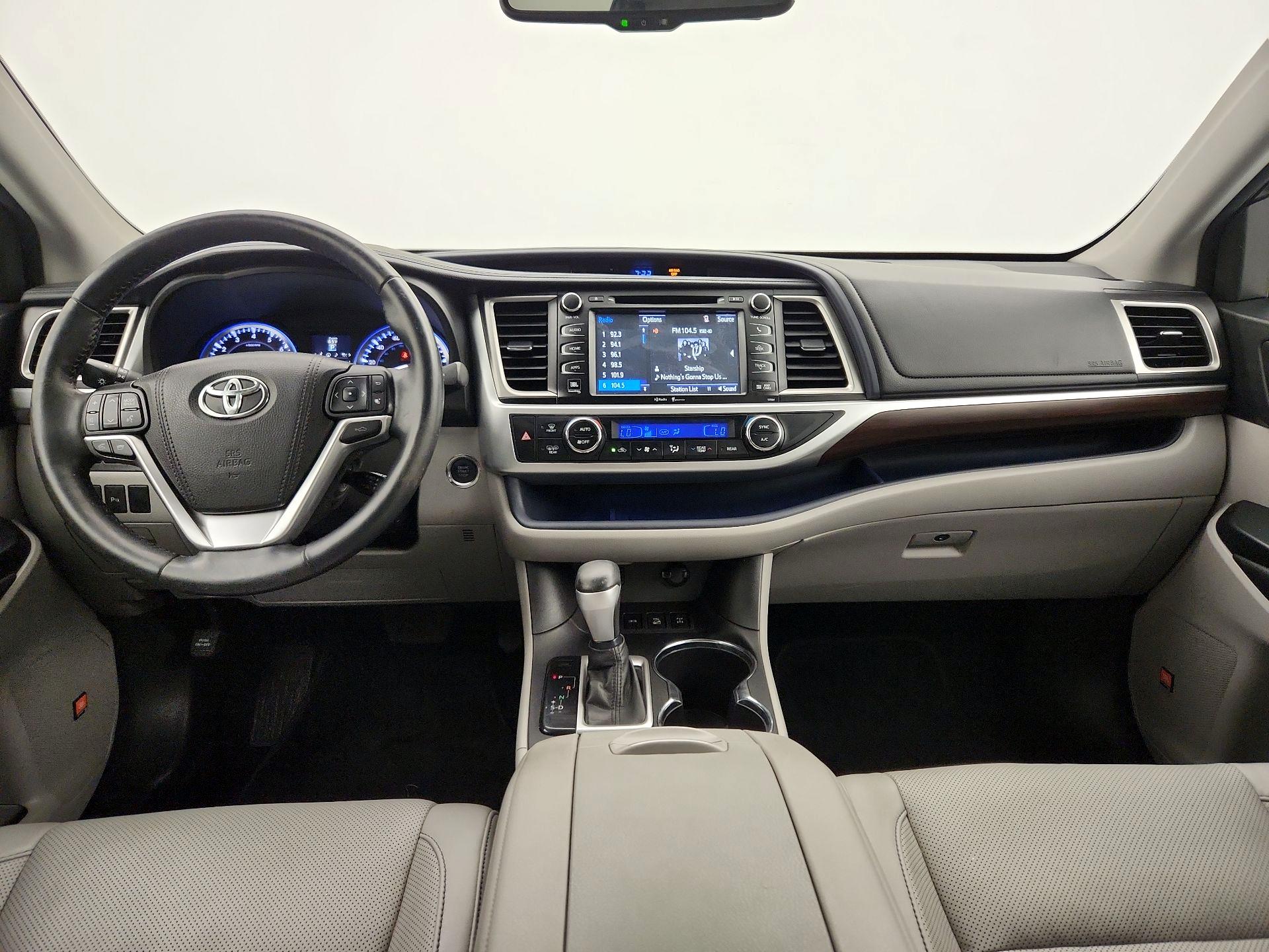 Thumbnail: 2015 Toyota Highlander - 9