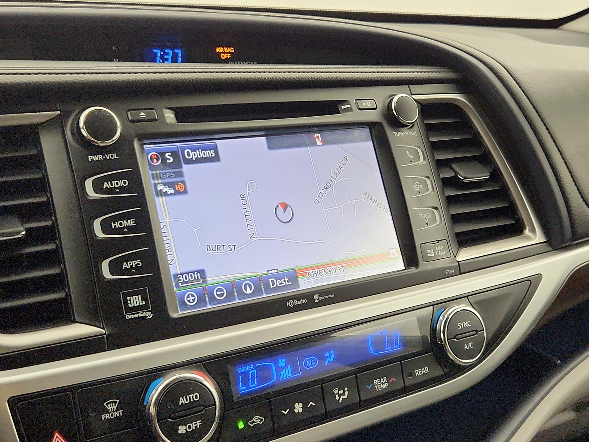 Thumbnail: 2015 Toyota Highlander - 14