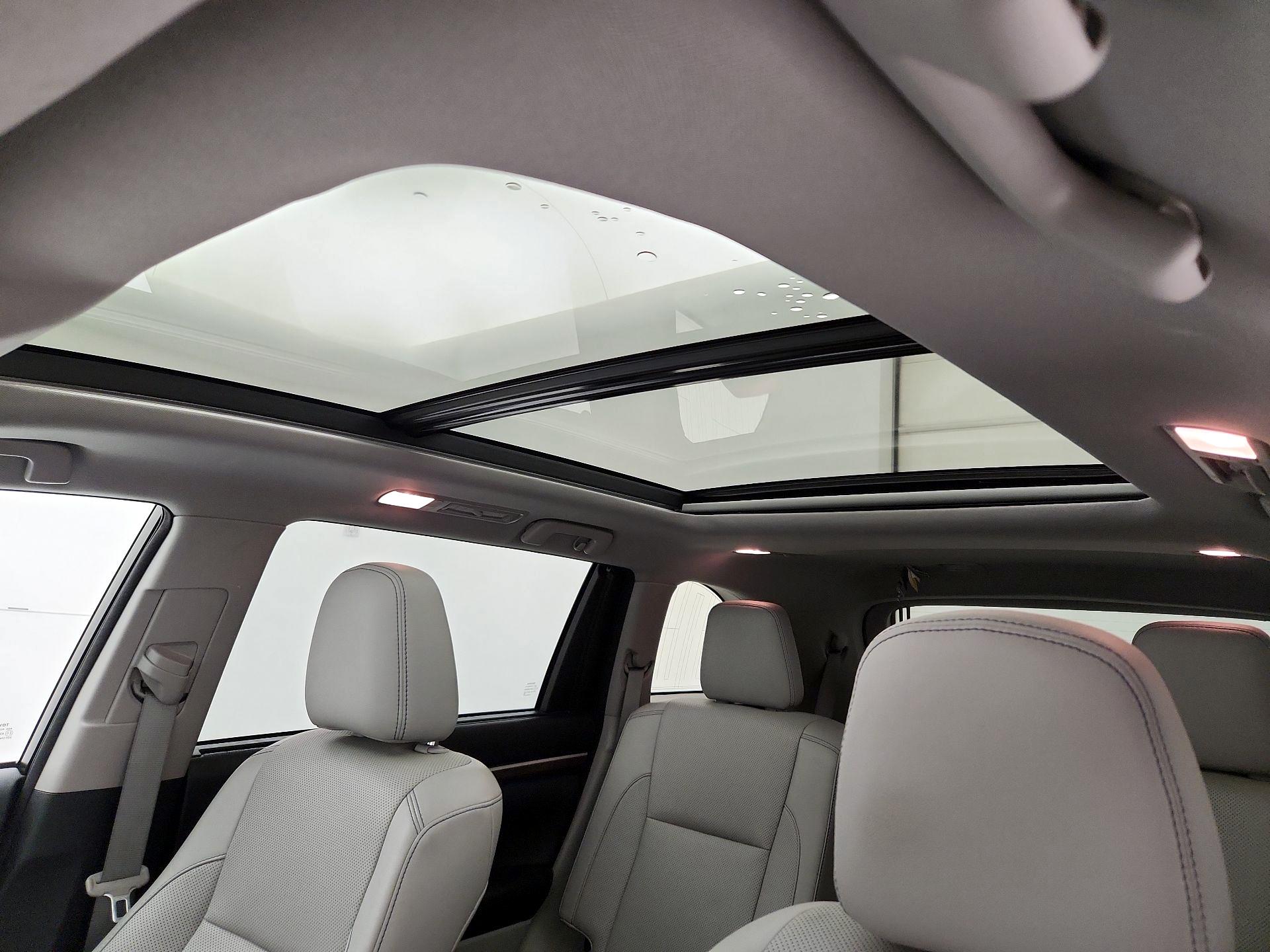 Thumbnail: 2015 Toyota Highlander - 20