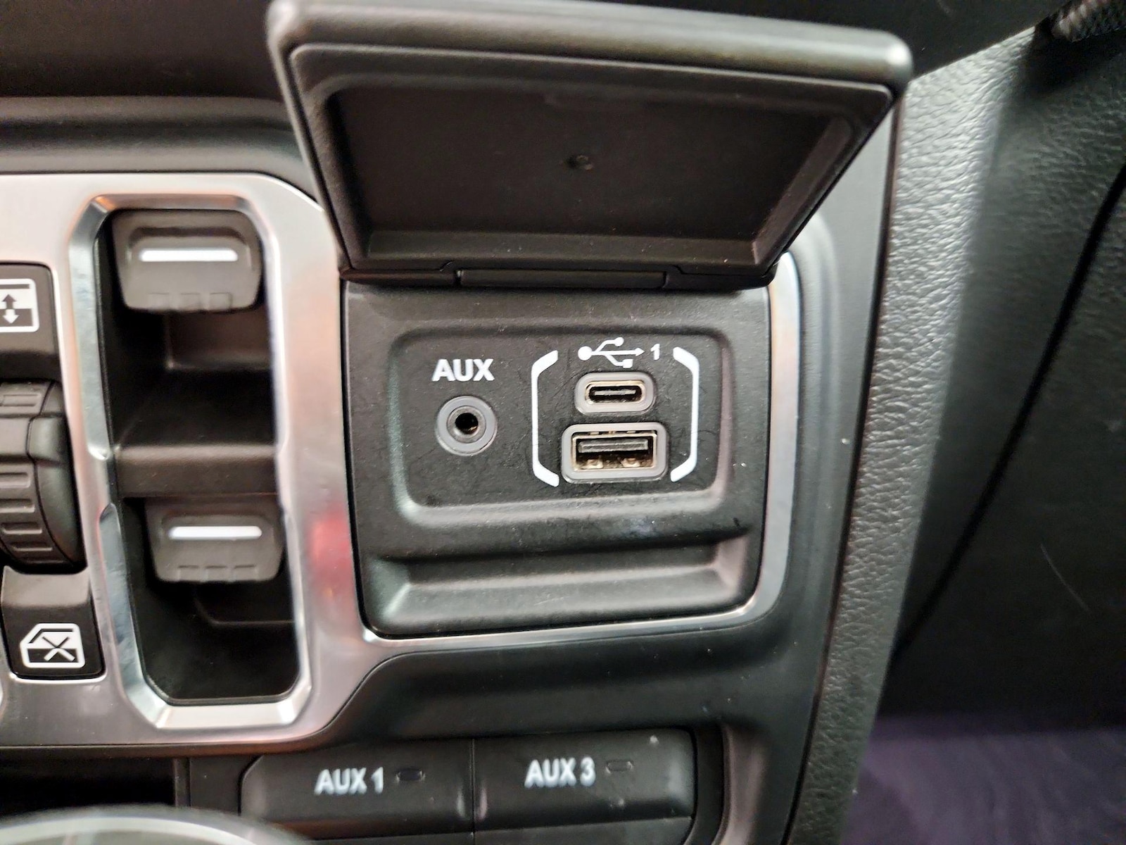 2023 Jeep Wrangler 4xe Willys 4XE - Photo 19