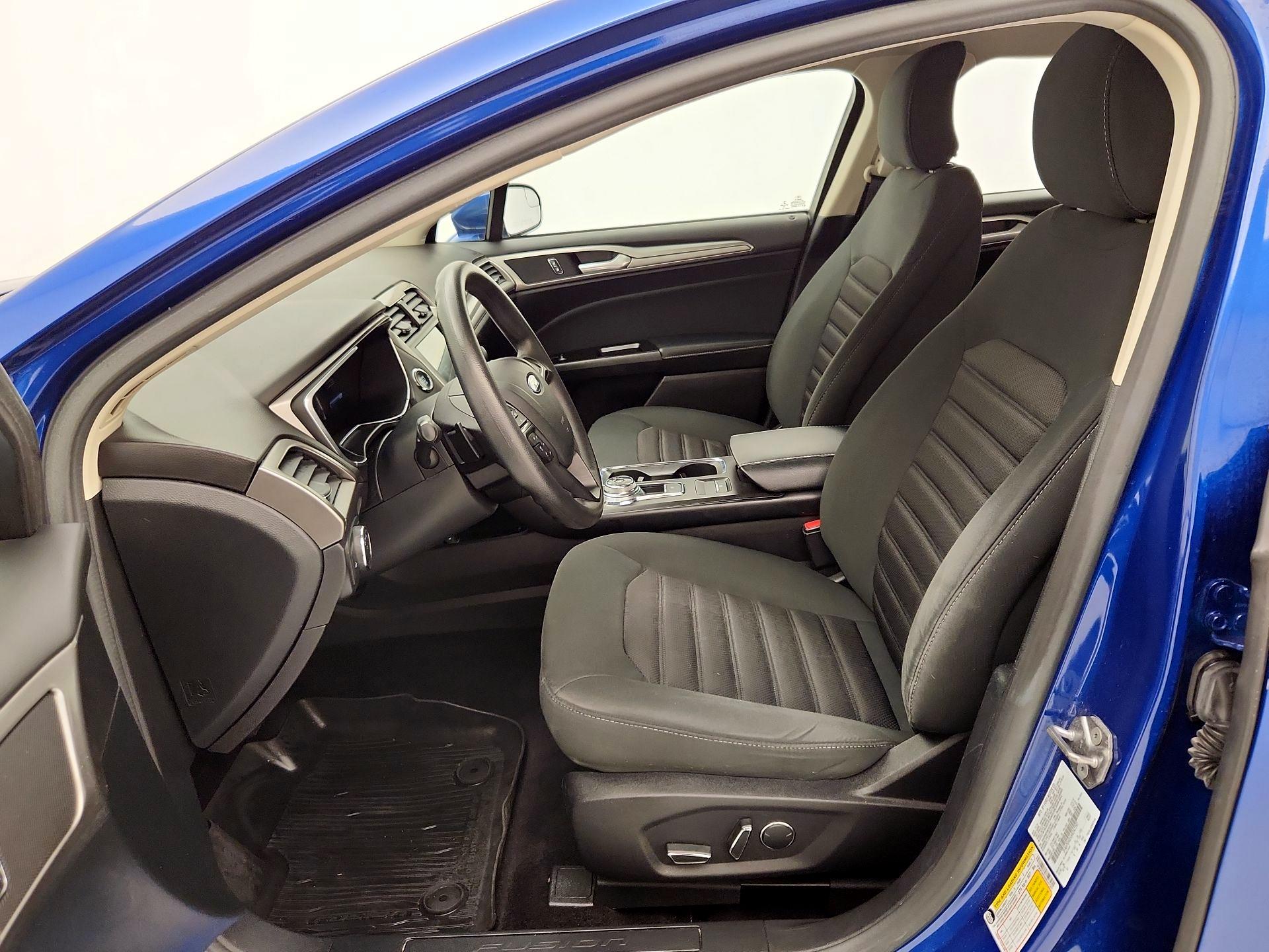 Thumbnail: 2017 Ford Fusion - 11