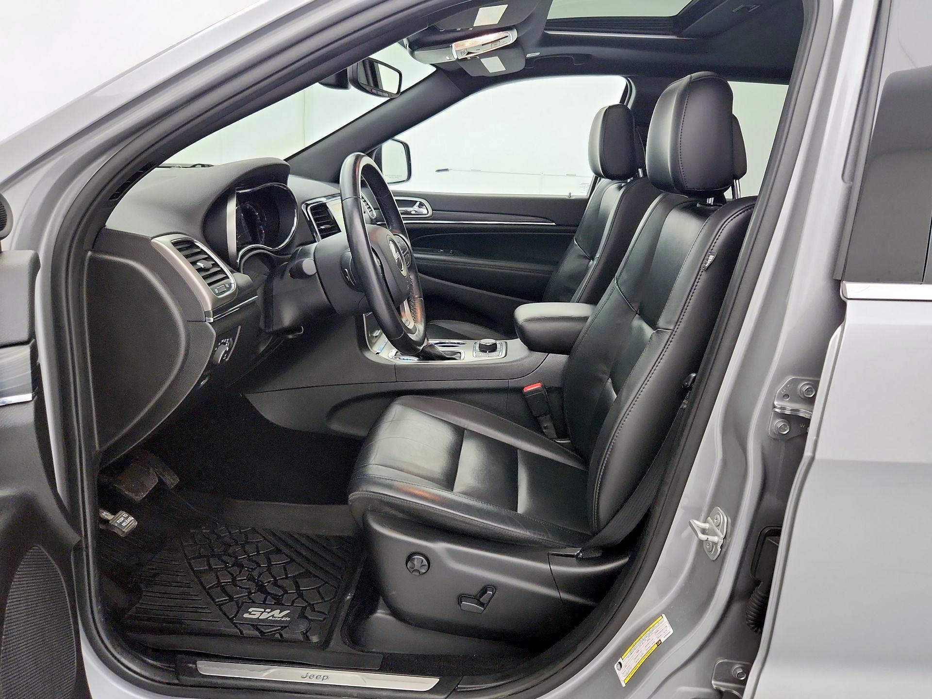 Thumbnail: 2019 Jeep Grand Cherokee - 11