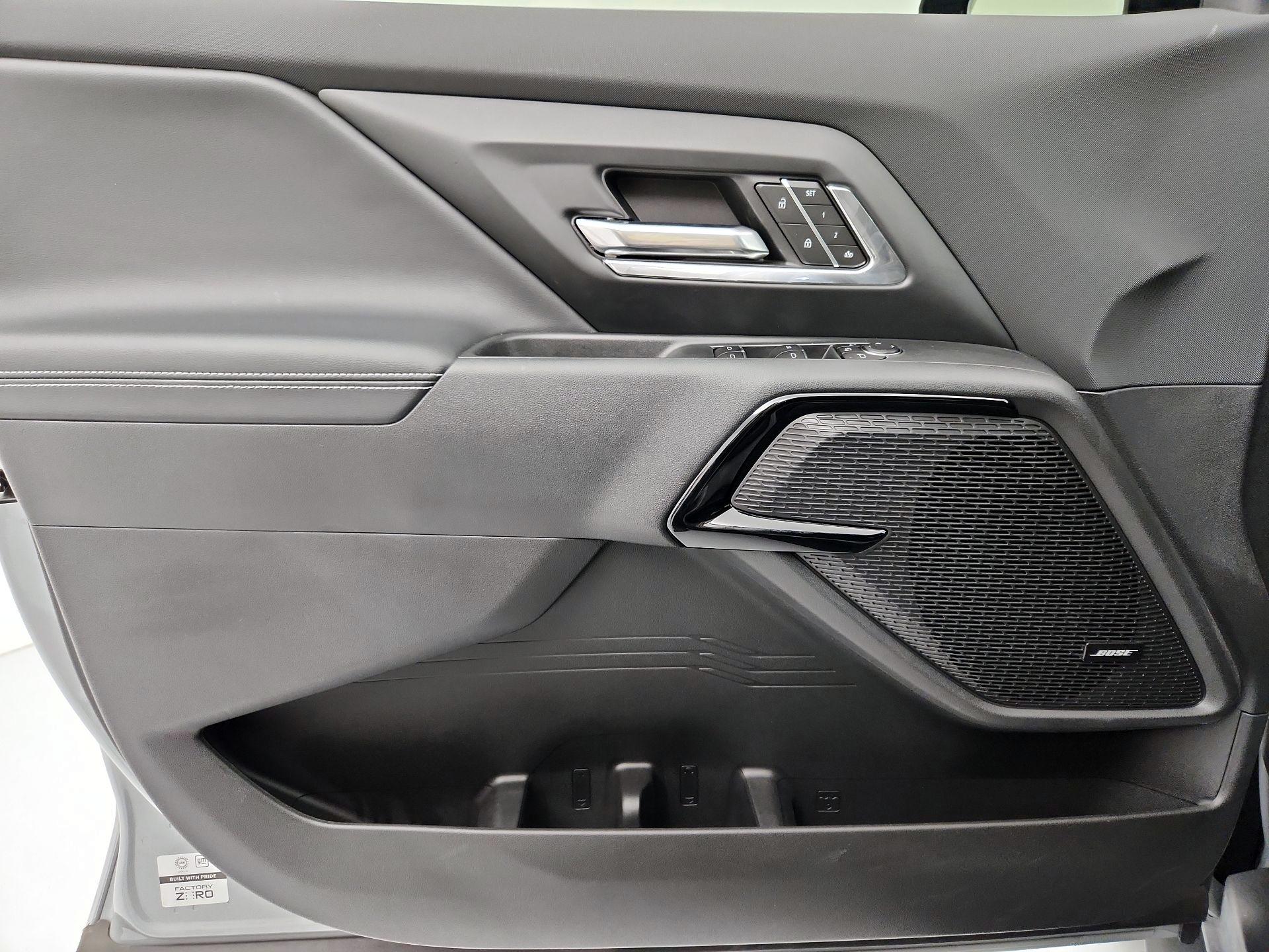 Thumbnail: 2025 Chevrolet Silverado EV - 12