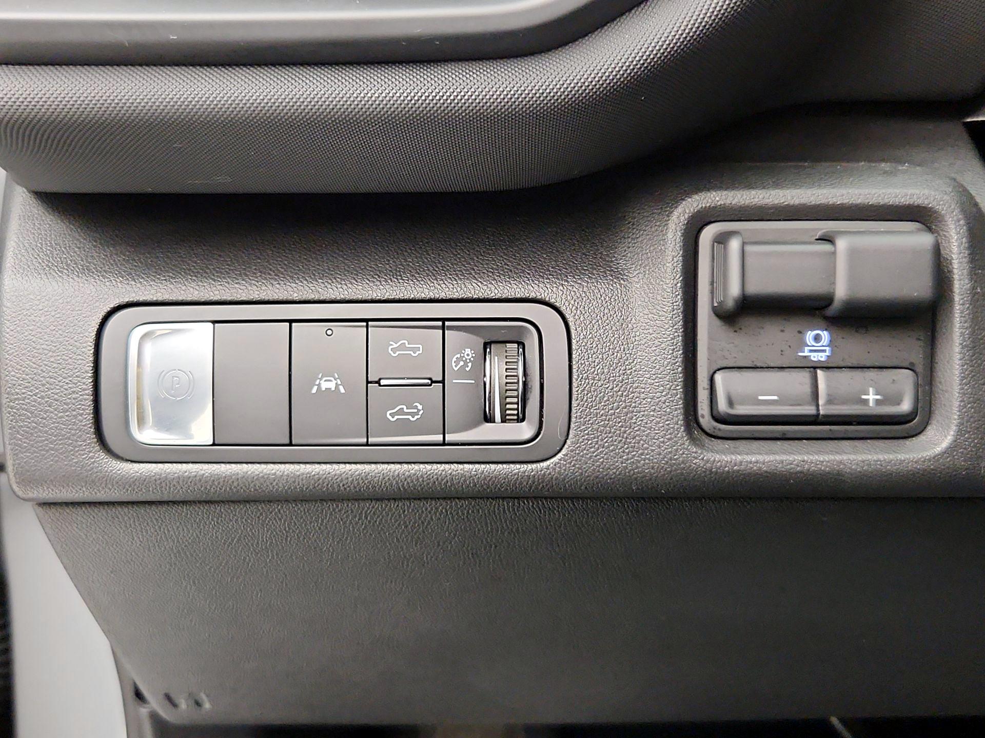 Thumbnail: 2025 Chevrolet Silverado EV - 13