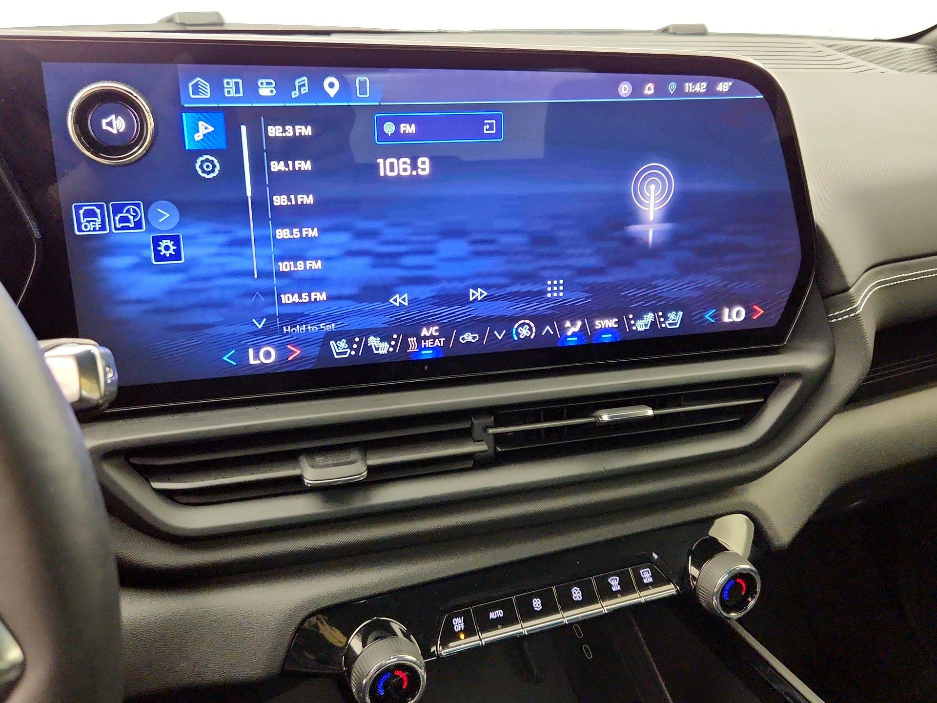 Thumbnail: 2025 Chevrolet Silverado EV - 16