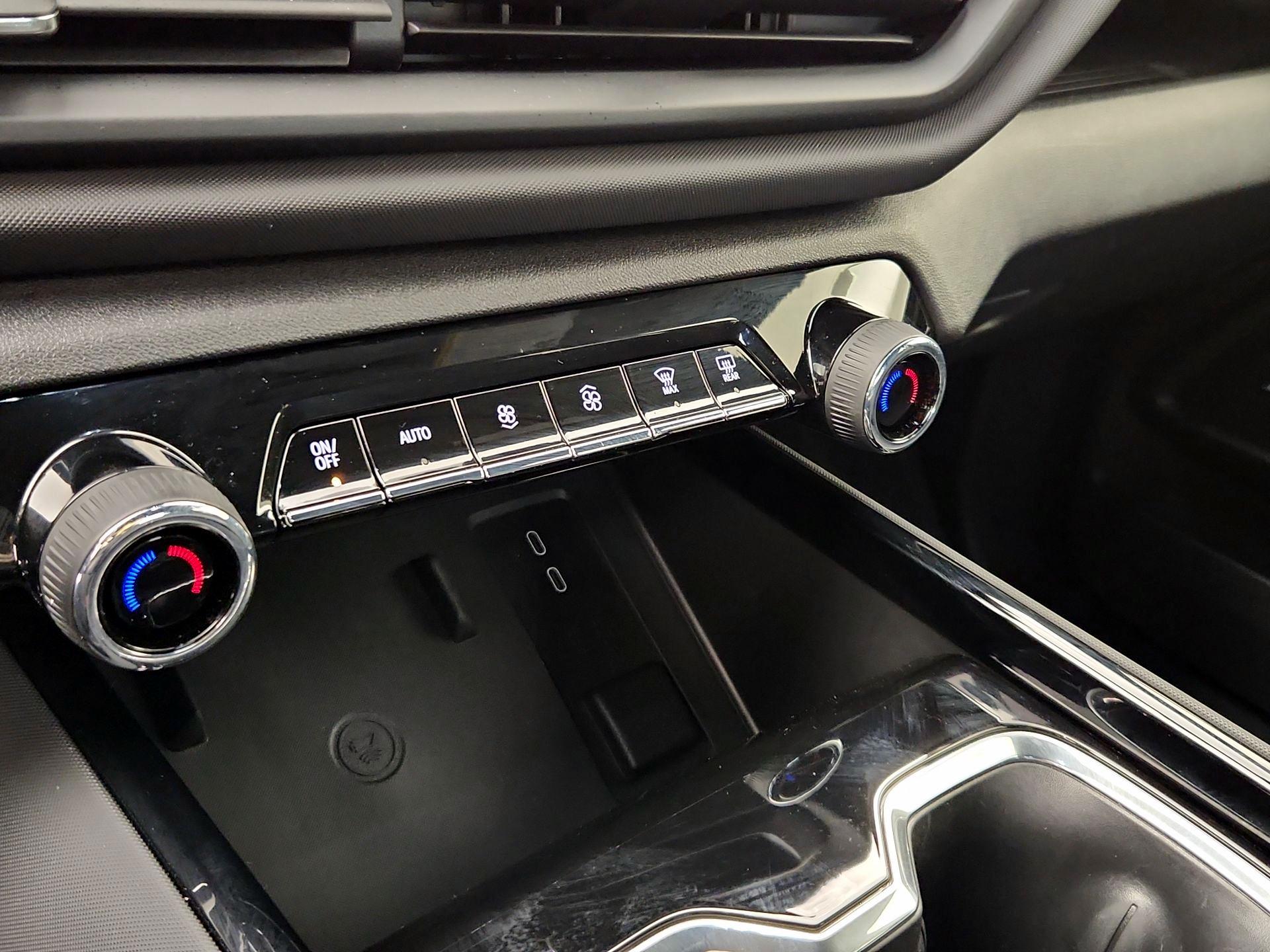 Thumbnail: 2025 Chevrolet Silverado EV - 17