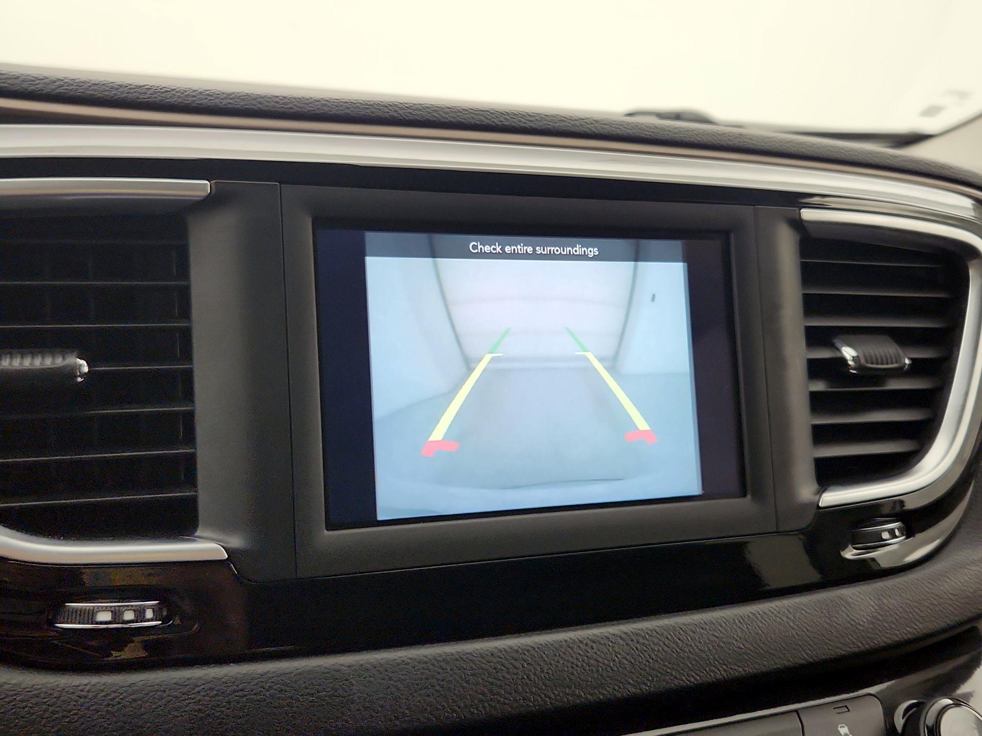 Thumbnail: 2020 Chrysler Voyager - 14