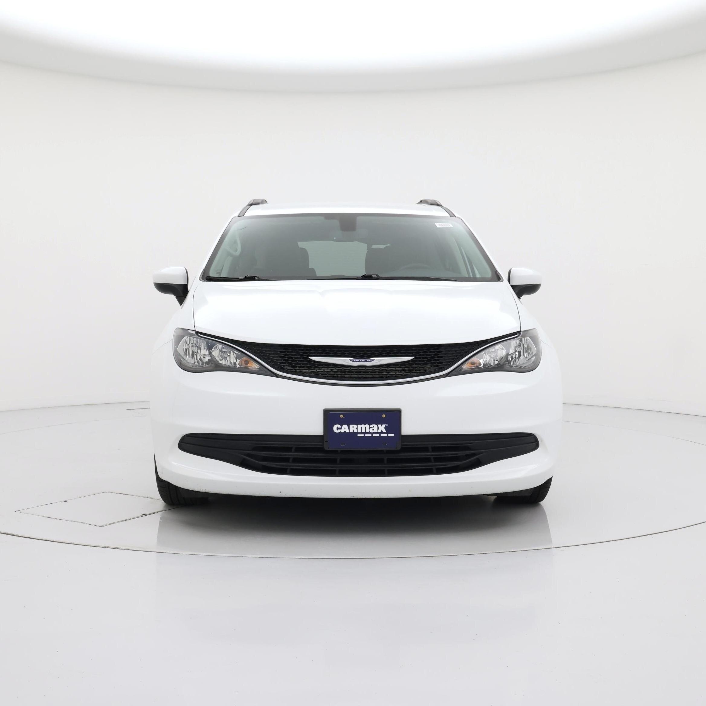 Thumbnail: 2020 Chrysler Voyager - 5