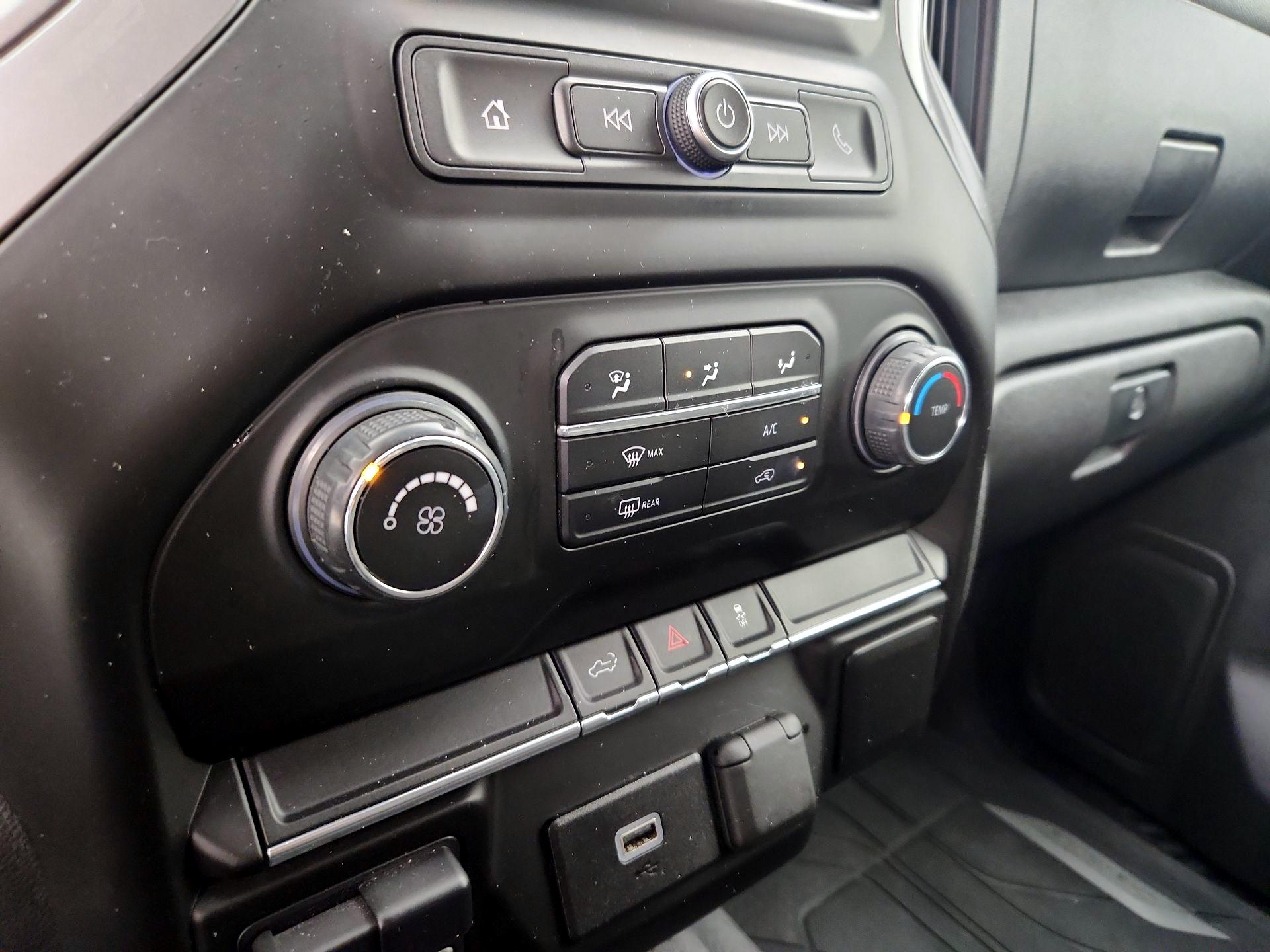 Thumbnail: 2020 Chevrolet Silverado 1500 - 16