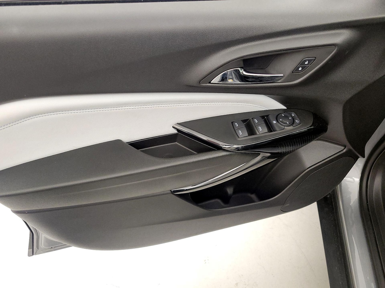 2025 Chevrolet Trax LT - Photo 13
