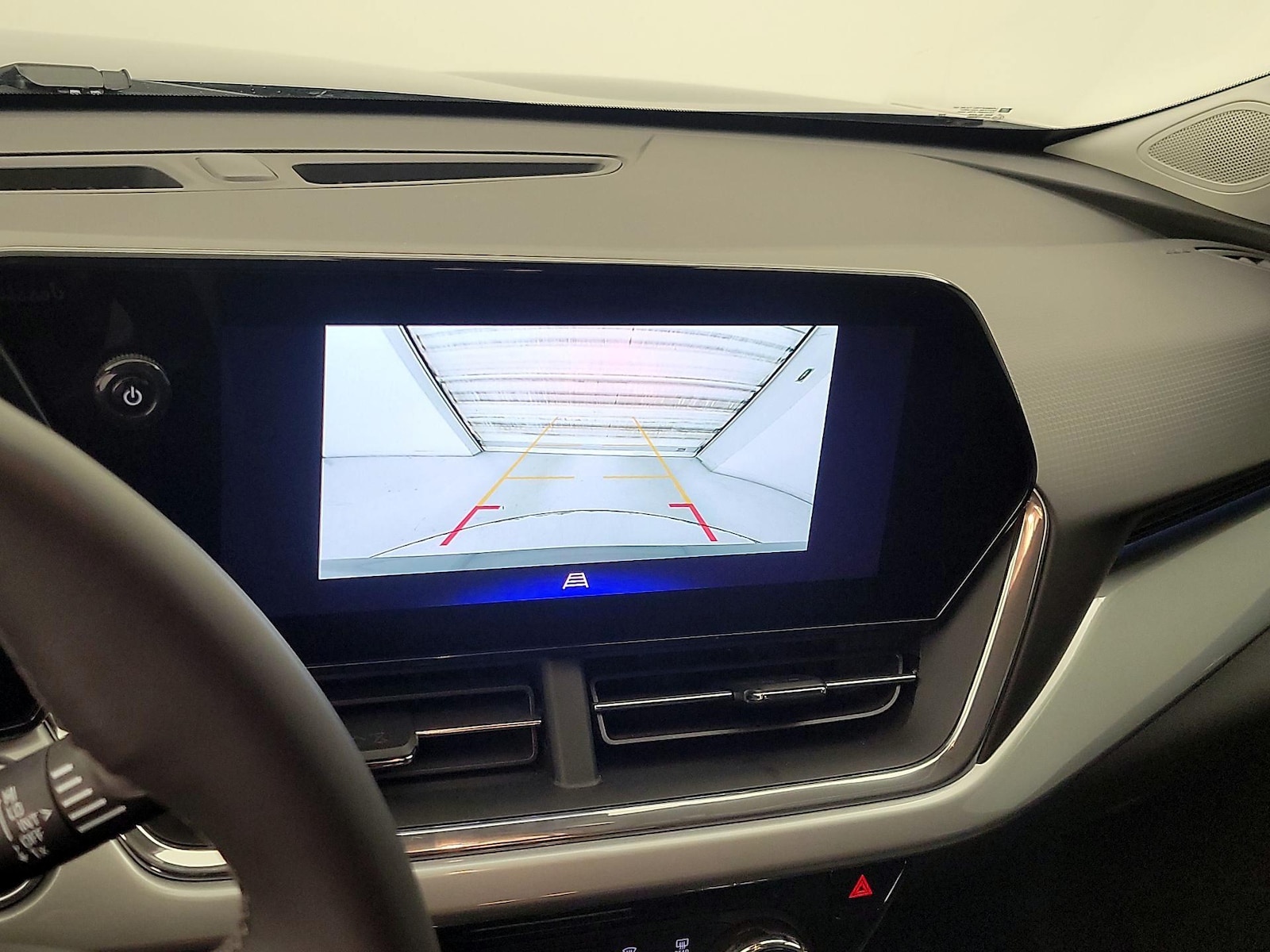 2025 Chevrolet Trax LT - Photo 15