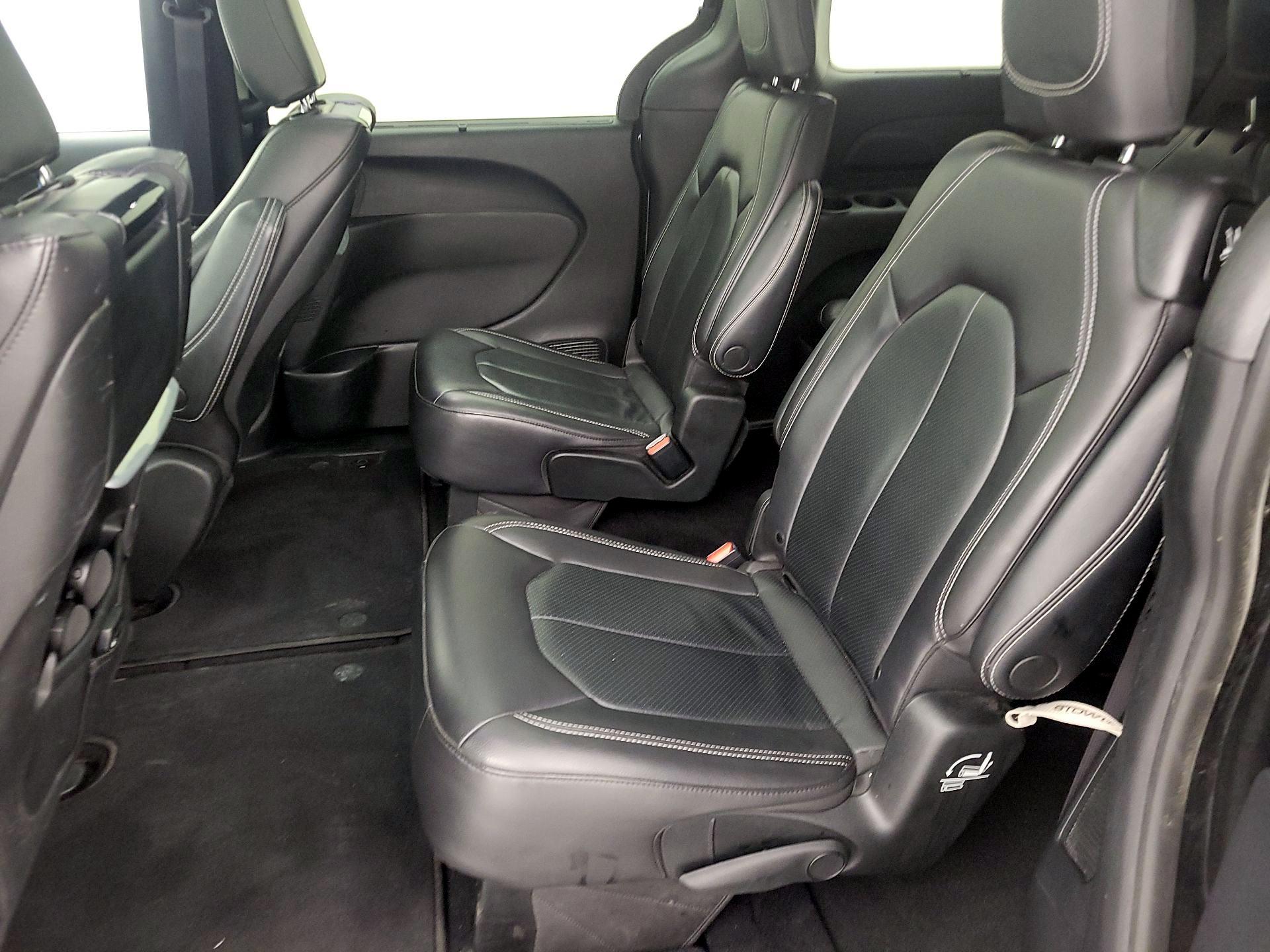 Thumbnail: 2021 Chrysler Pacifica - 20