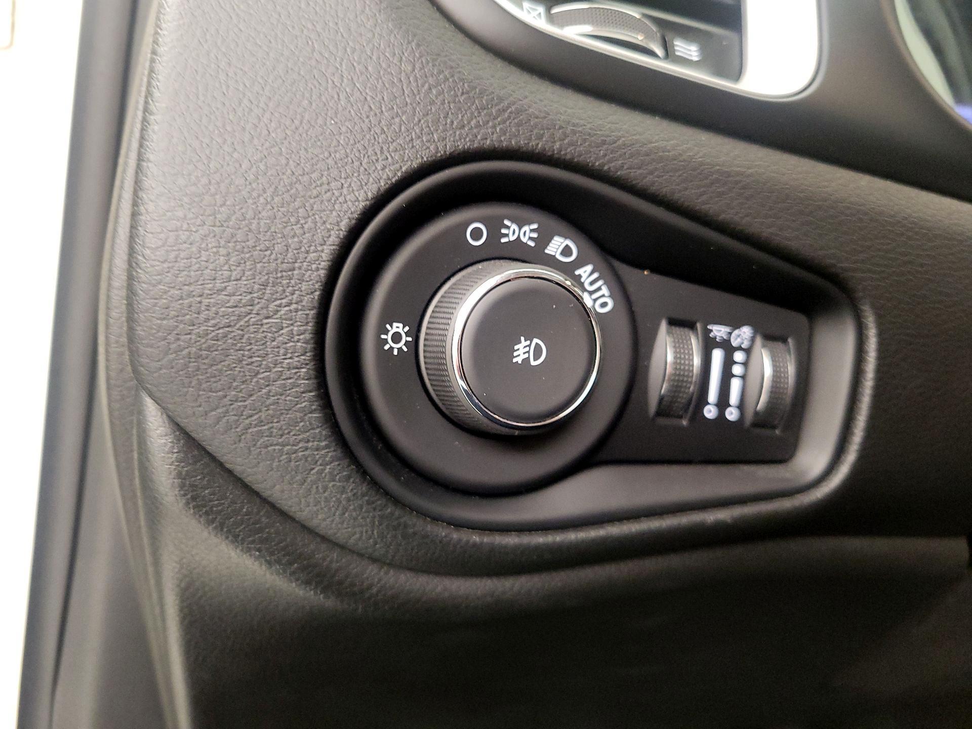 Thumbnail: 2021 Jeep Renegade - 13