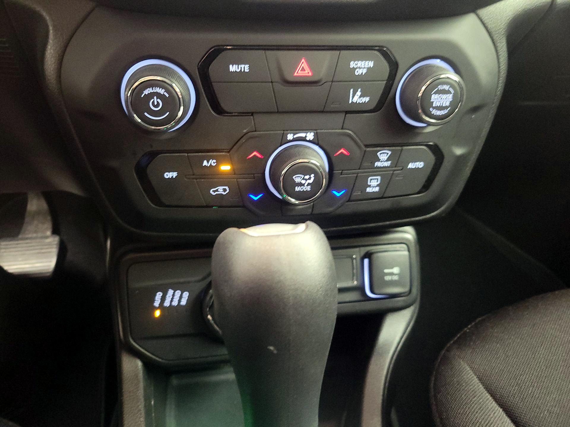 Thumbnail: 2021 Jeep Renegade - 16