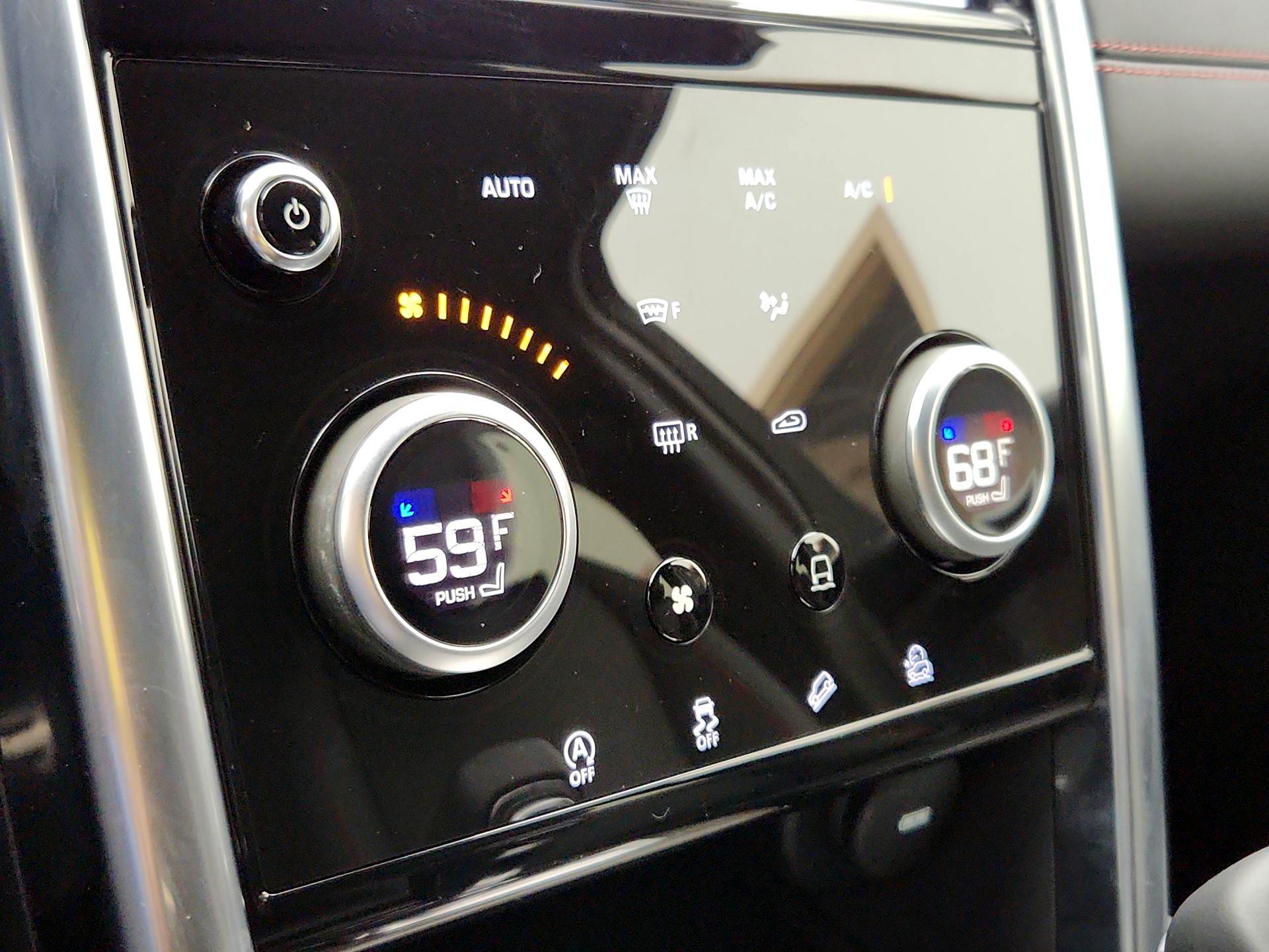 Thumbnail: 2020 Land Rover Discovery Sport - 17