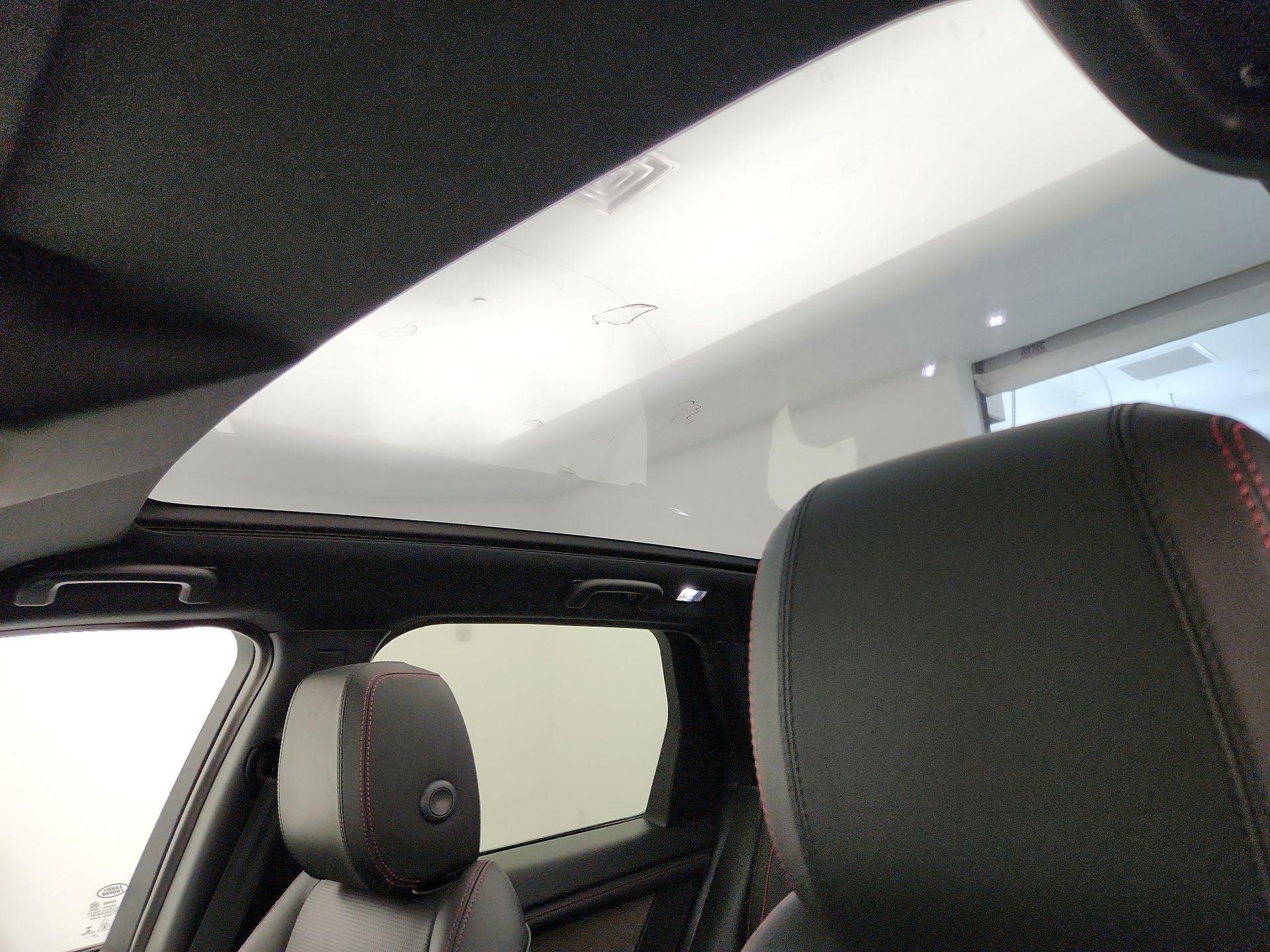 Thumbnail: 2020 Land Rover Discovery Sport - 20