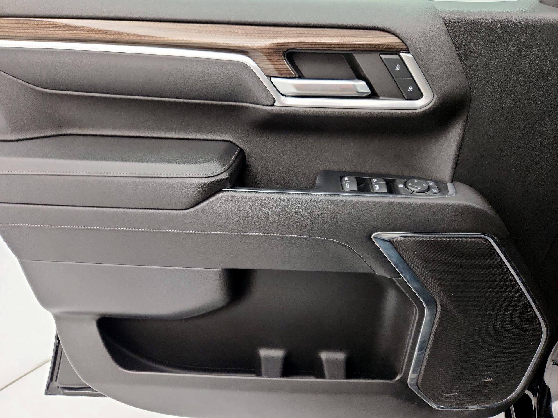 Thumbnail: 2023 Chevrolet Silverado 1500 - 12