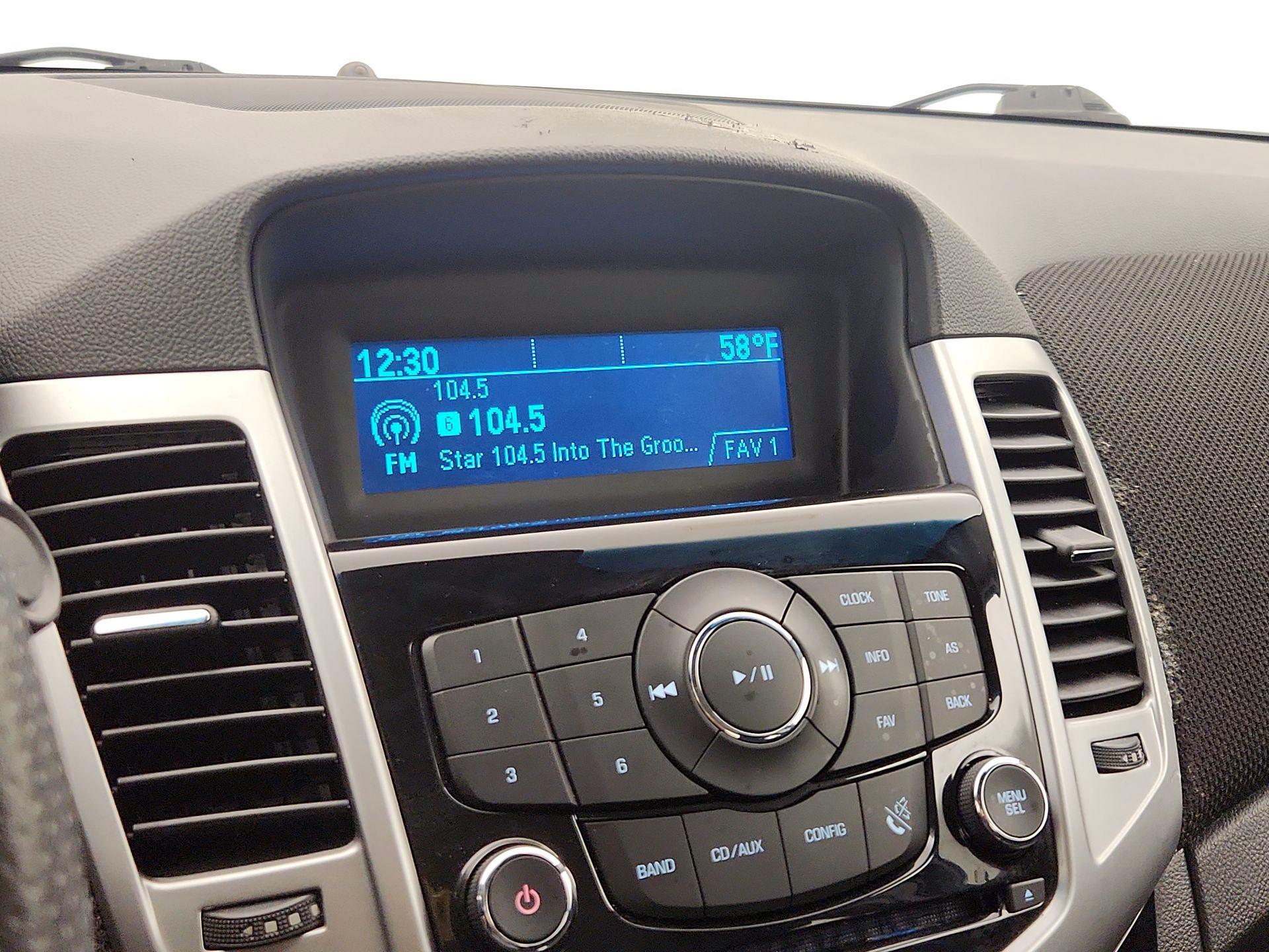 Thumbnail: 2015 Chevrolet Cruze - 14