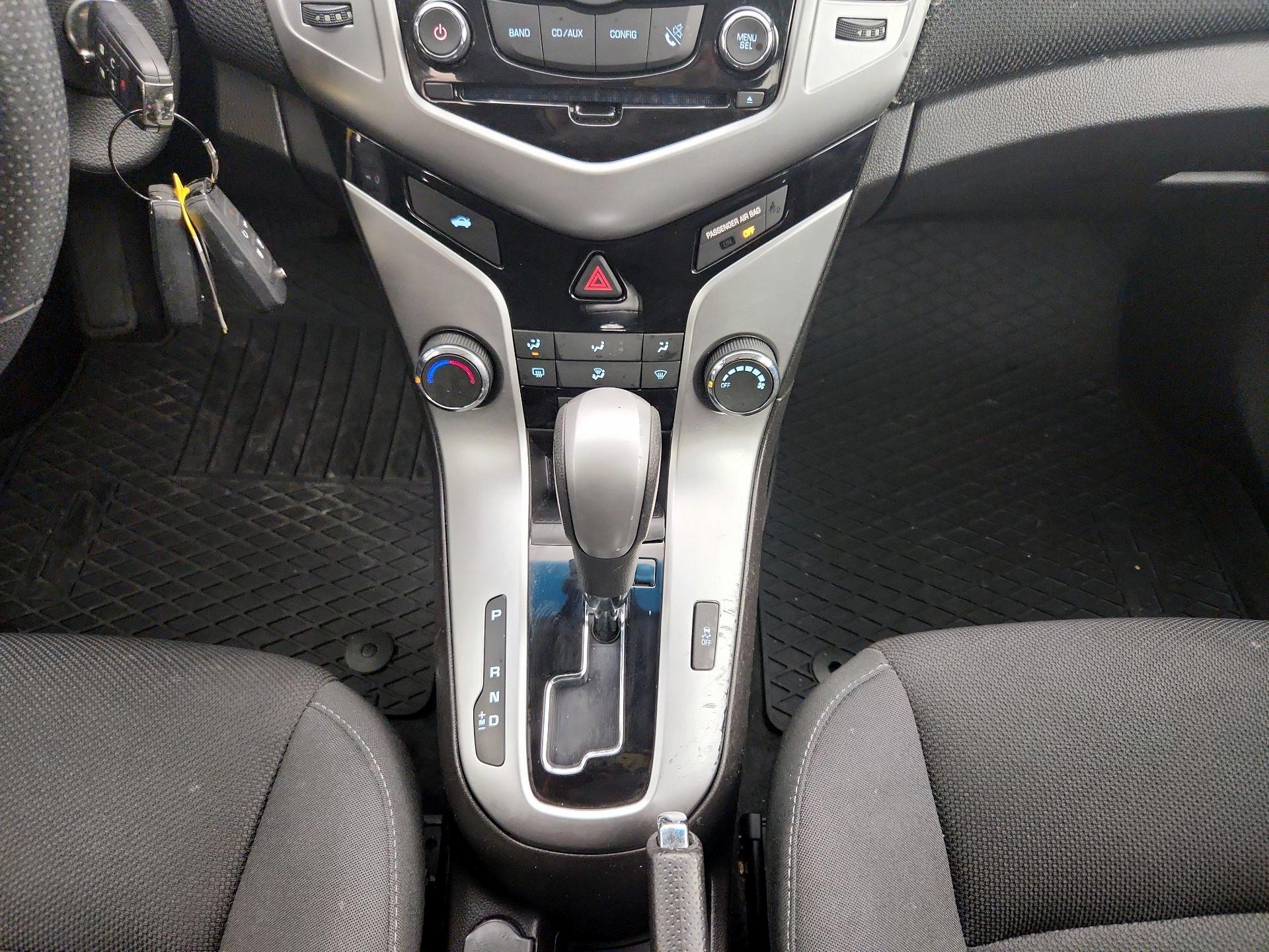 Thumbnail: 2015 Chevrolet Cruze - 16