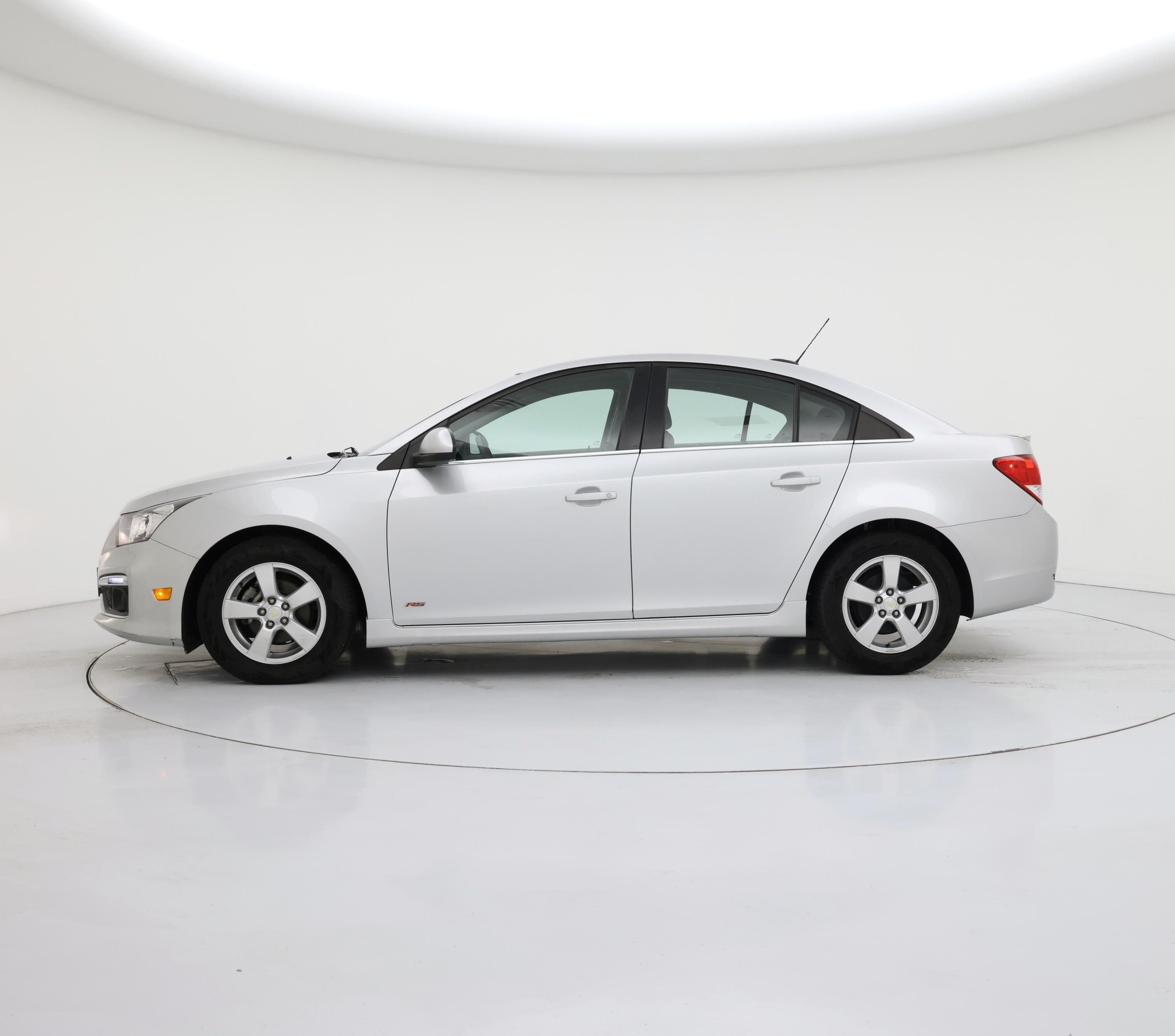 Thumbnail: 2015 Chevrolet Cruze - 3