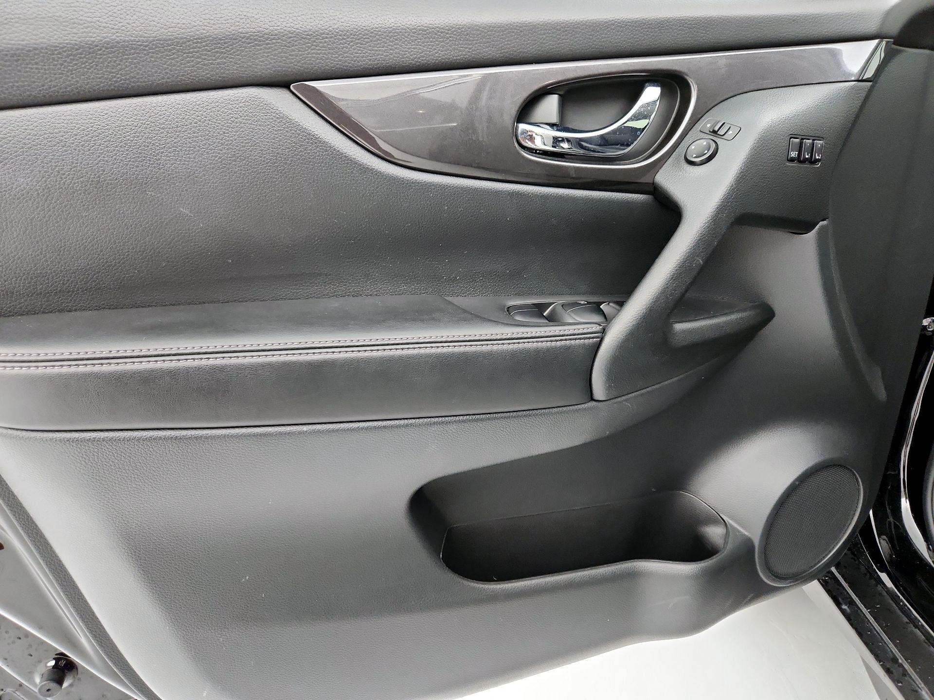 Thumbnail: 2020 Nissan Rogue - 12