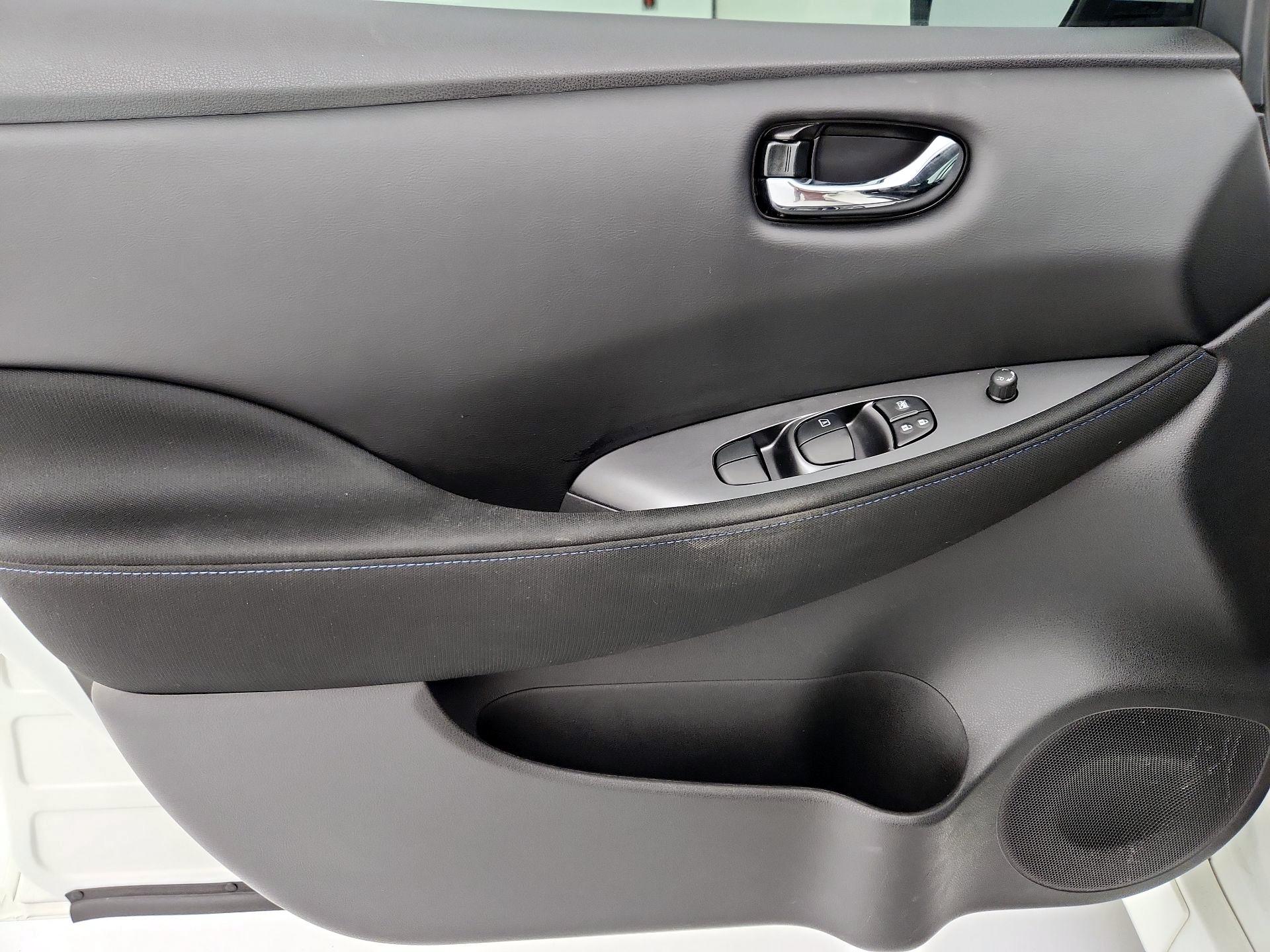 Thumbnail: 2023 Nissan Leaf - 12