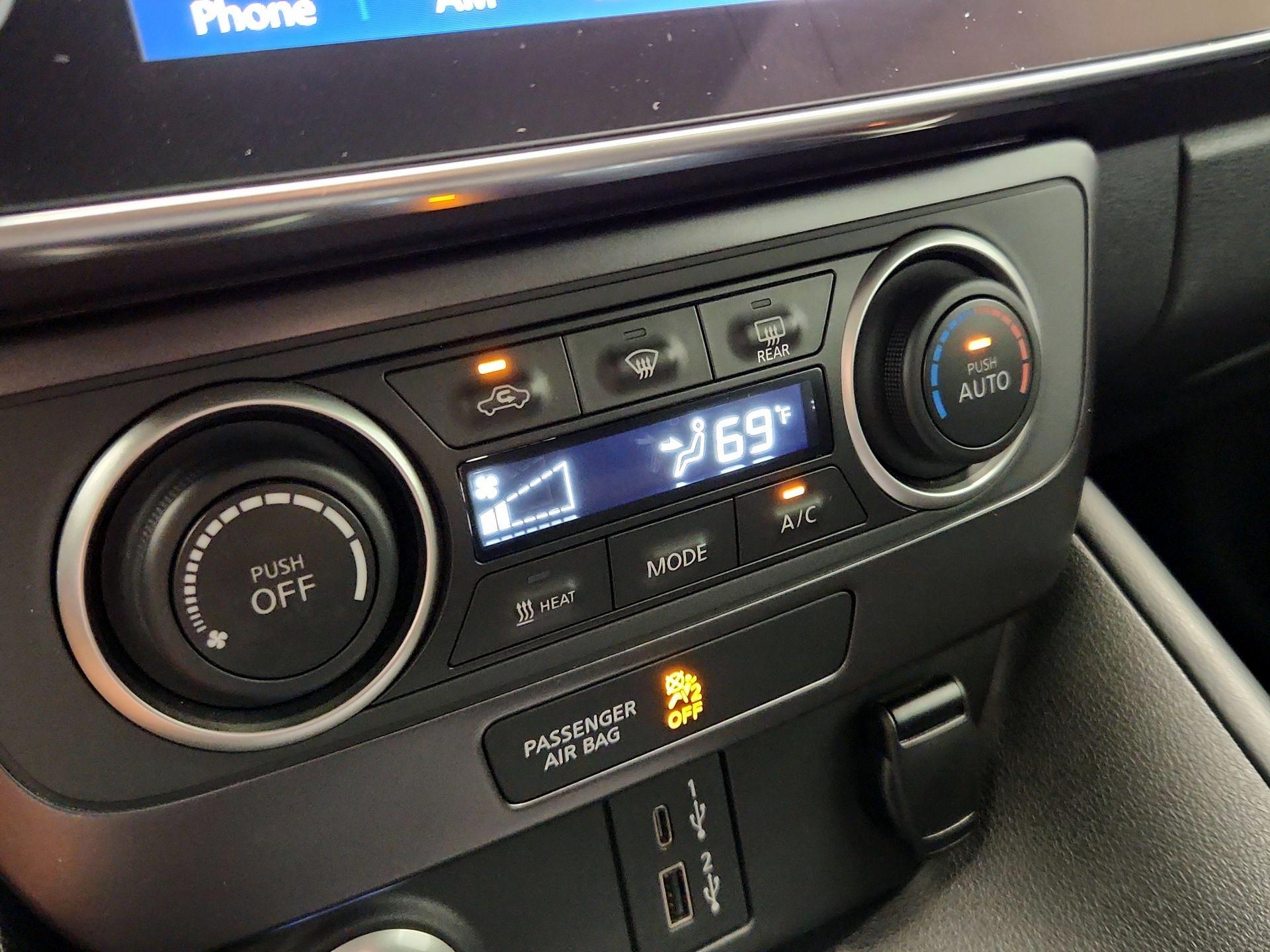 Thumbnail: 2023 Nissan Leaf - 16